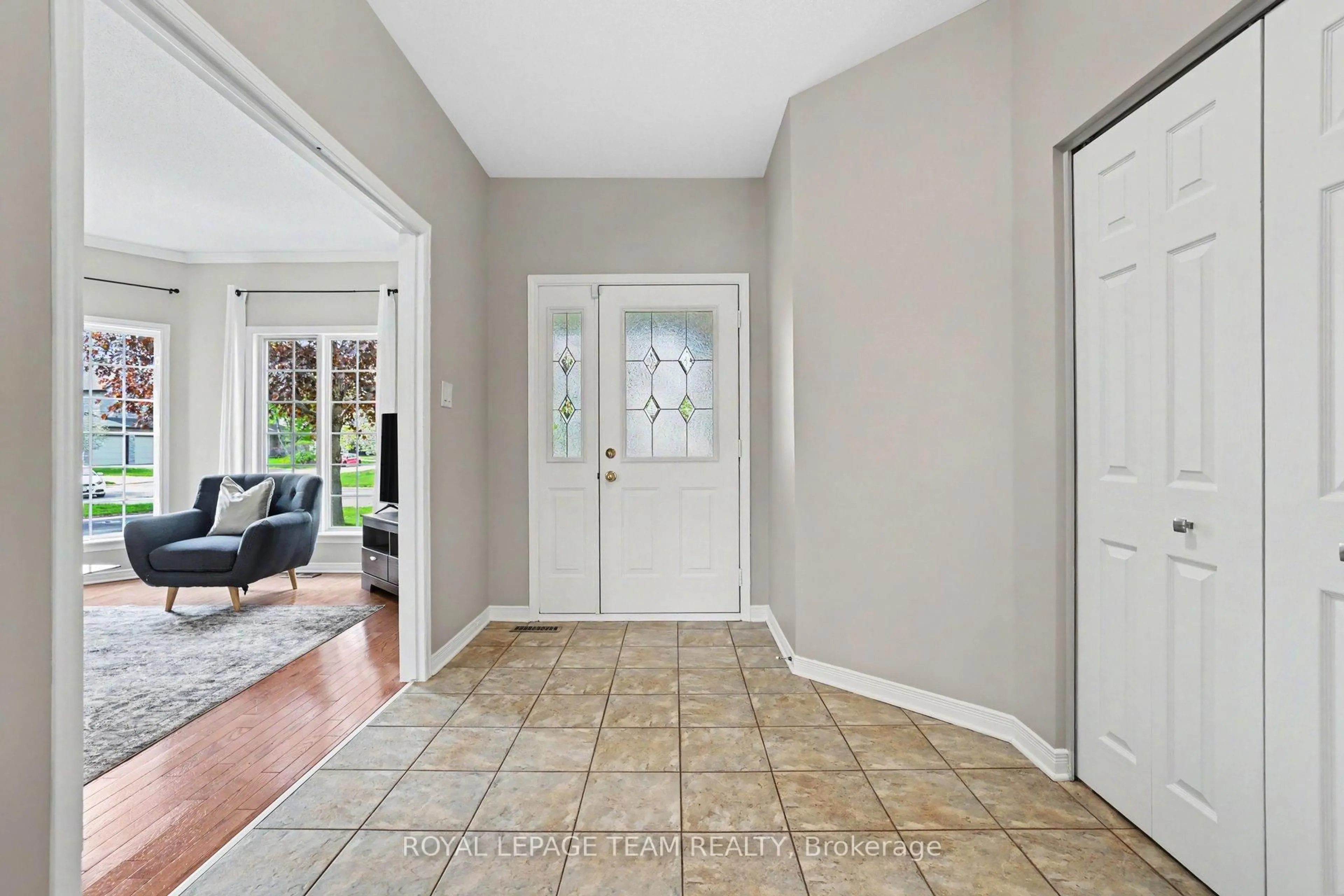 Indoor entryway for 15 Ladybirds Cres, Stittsville Ontario K2S 1Z6