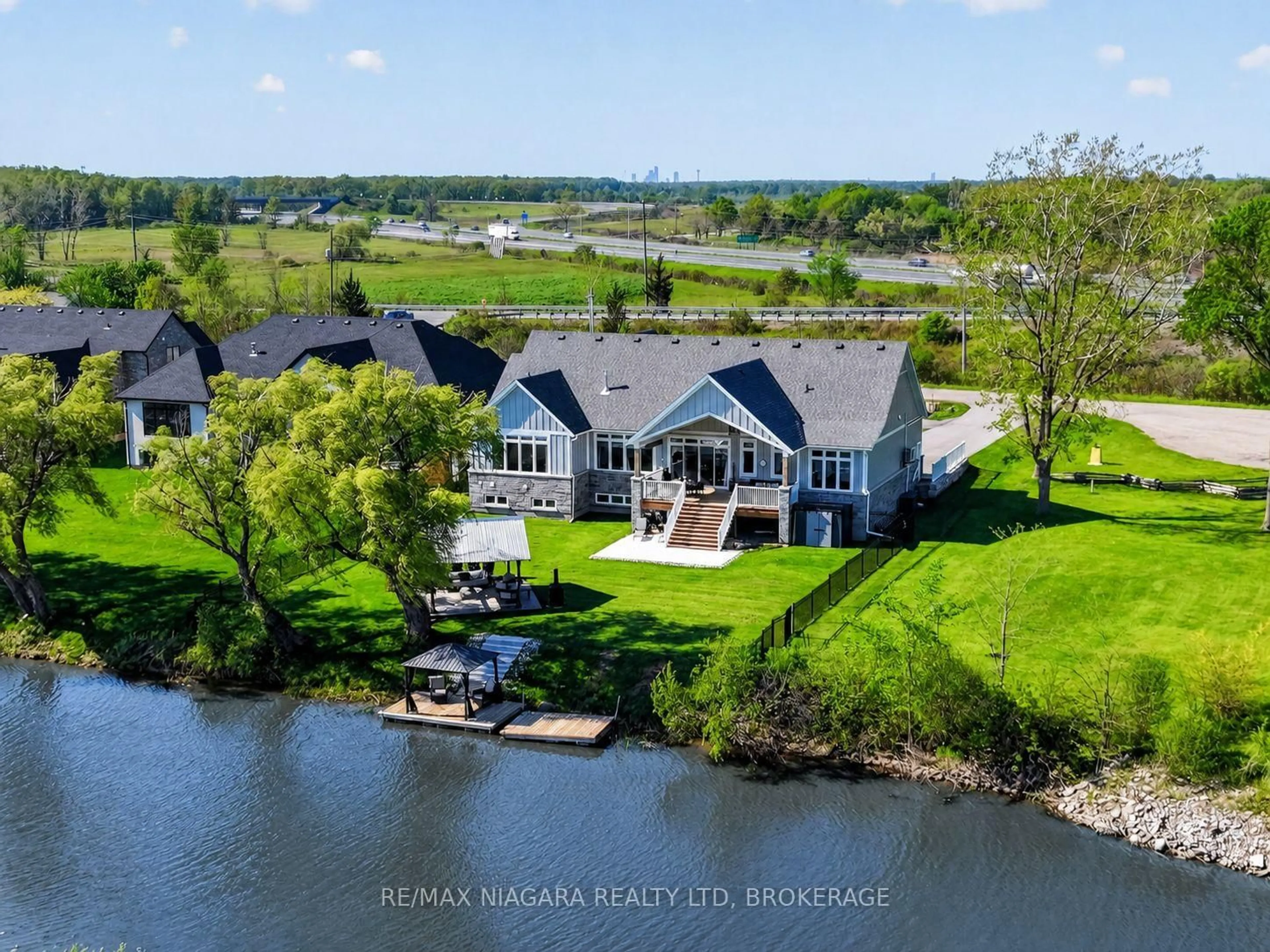 A pic from outside/outdoor area/front of a property/back of a property/a pic from drone, water/lake/river/ocean view for 2883 Townline Rd, Fort Erie Ontario L0S 1S0