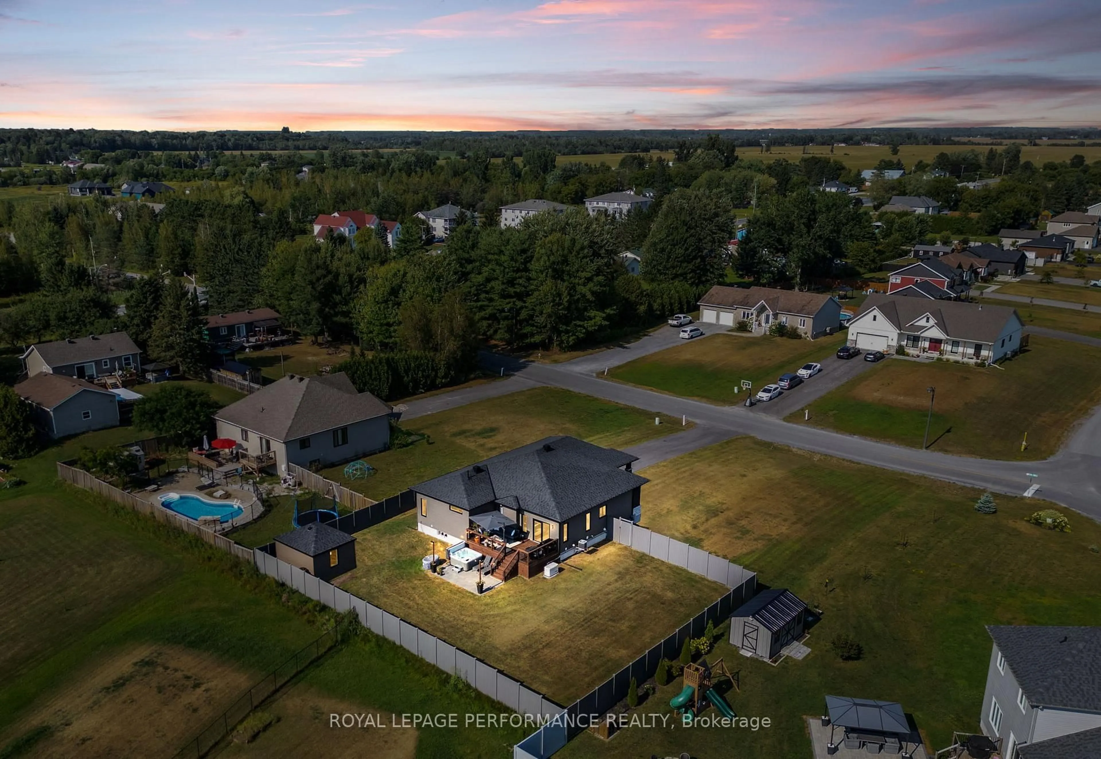 A pic from outside/outdoor area/front of a property/back of a property/a pic from drone, unknown for 187 Grand Tronc St, Clarence-Rockland Ontario K0A 2A0