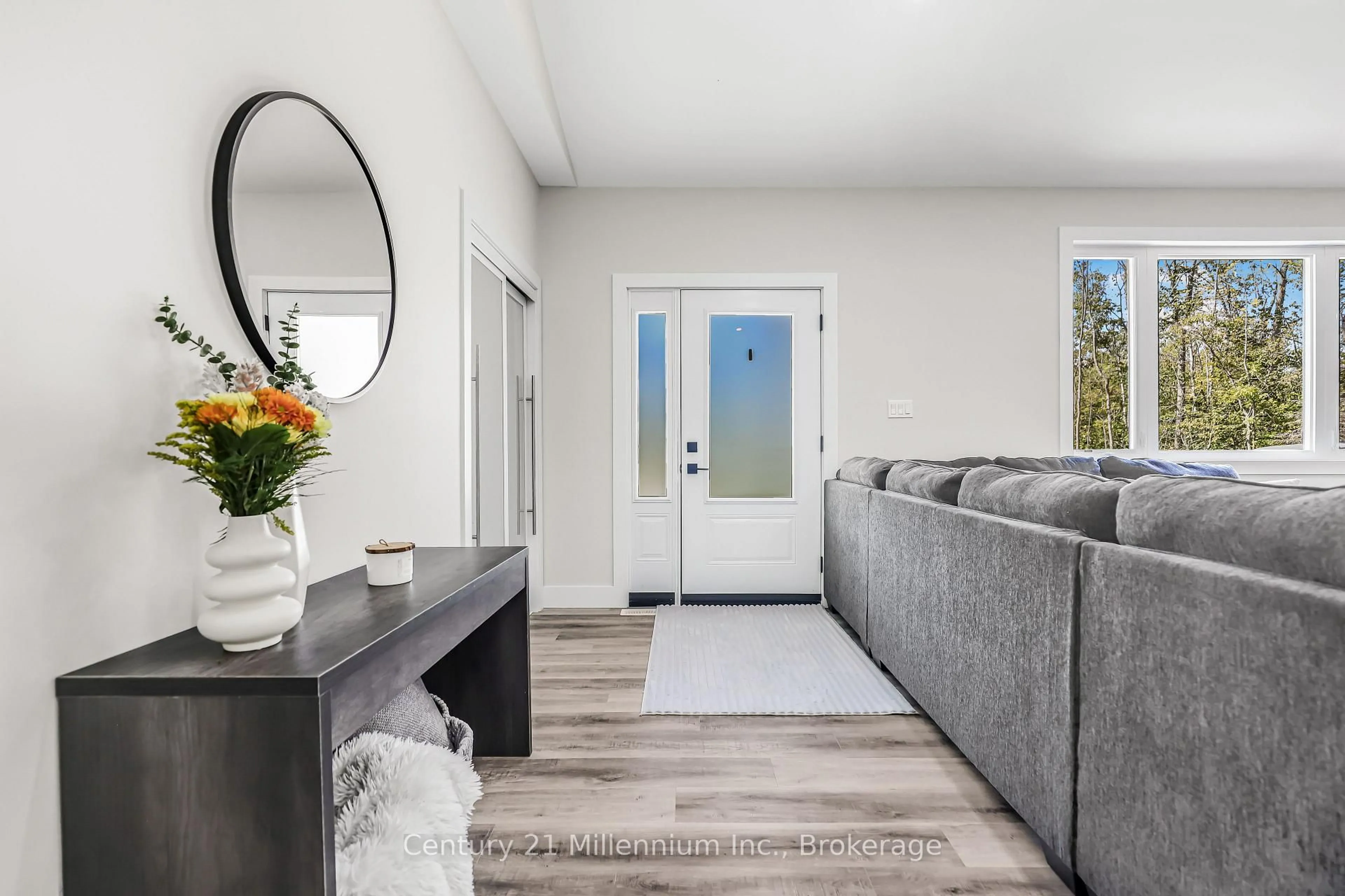 Indoor entryway for 23 Hemlock Rd, South Bruce Peninsula Ontario N0H 2T0