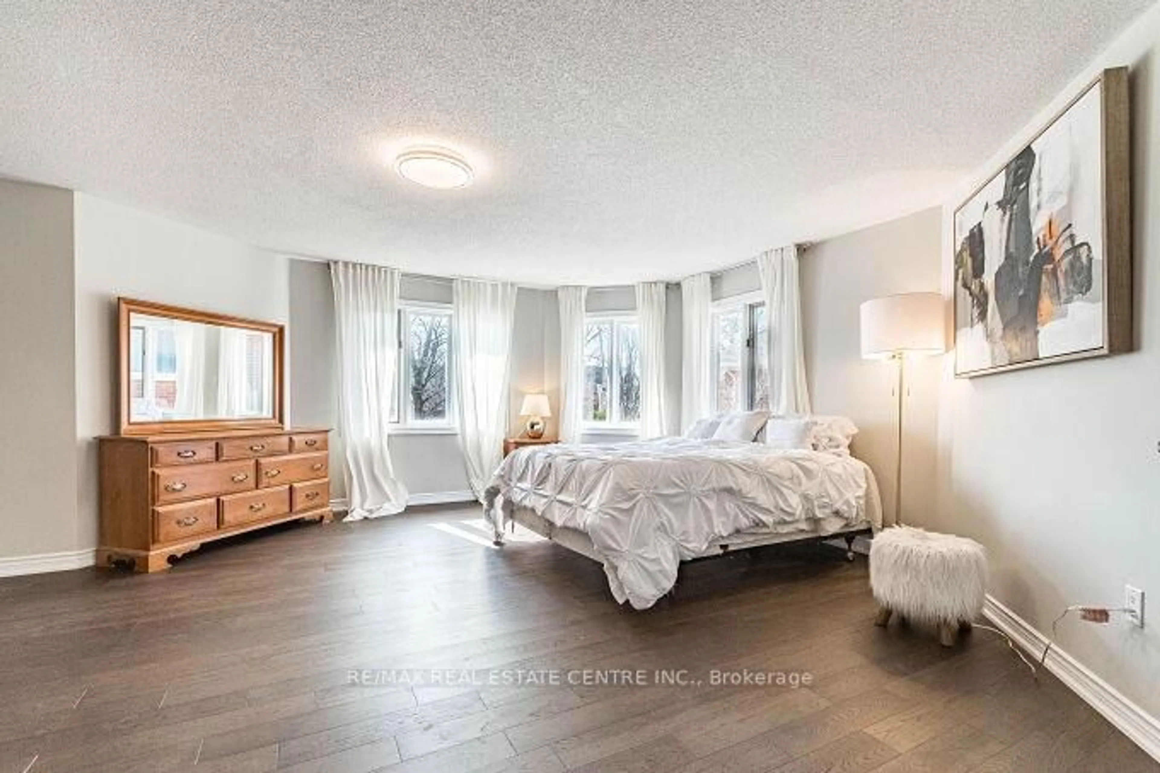 Bedroom with bed, wood/laminate floor for 33 Strathroy Cres, Hamilton Ontario L8B 0K9