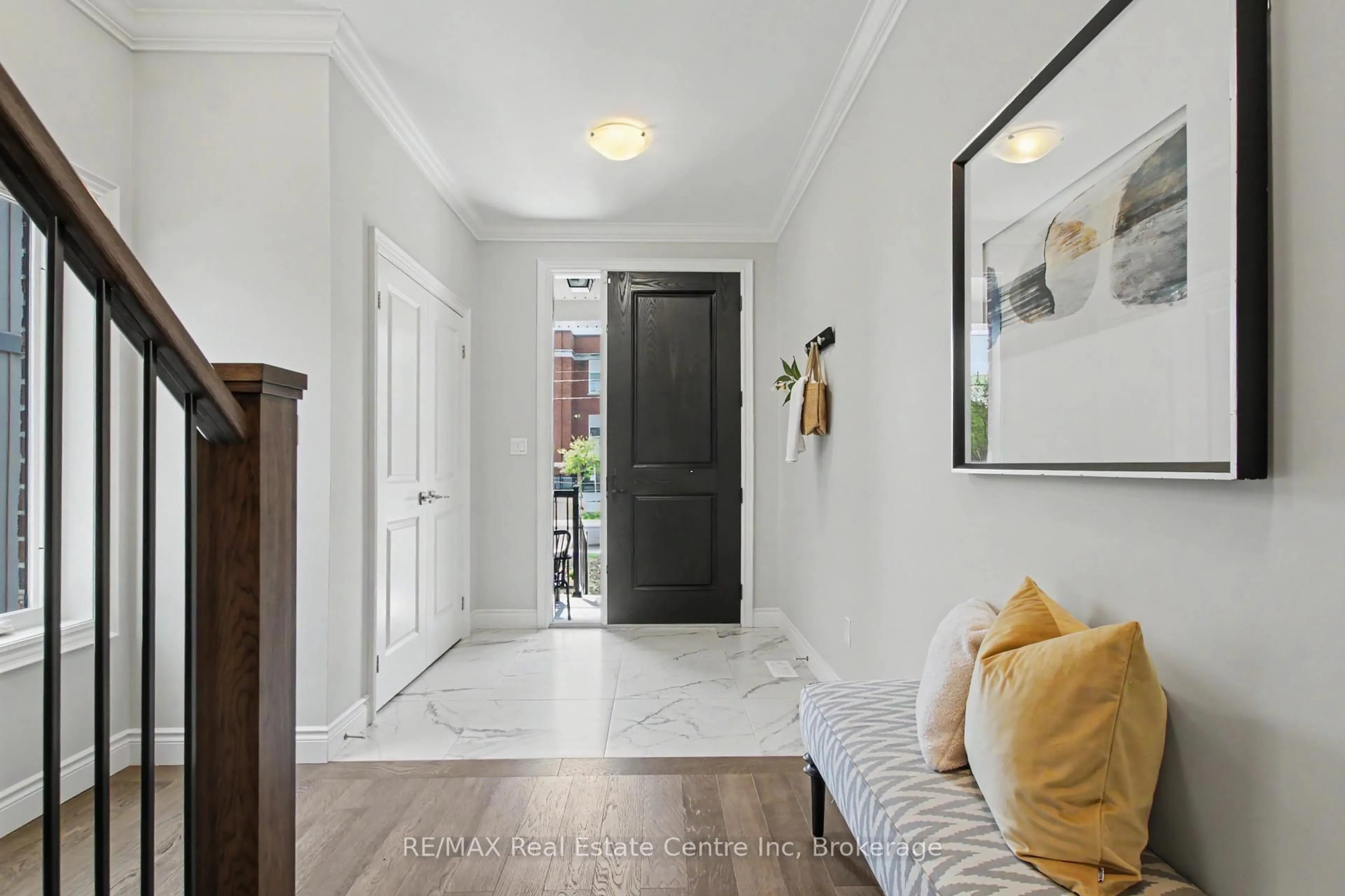 Indoor entryway for 96 Strange St, Kitchener Ontario N2G 1R3