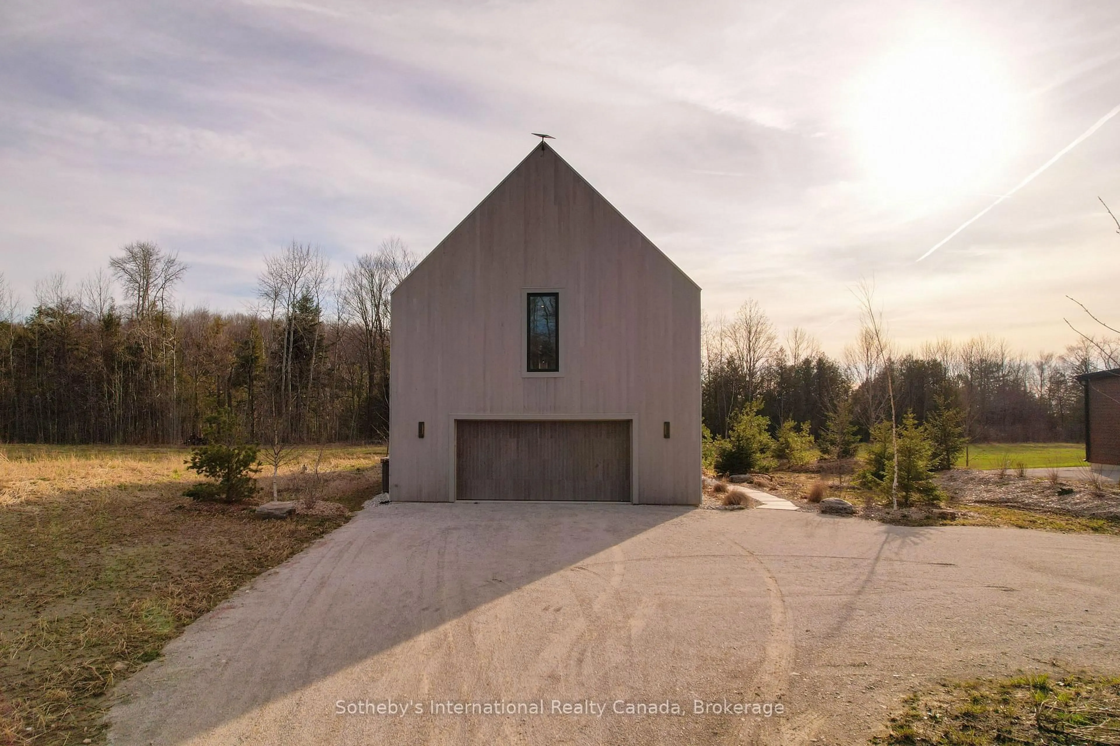 A pic from outside/outdoor area/front of a property/back of a property/a pic from drone, building for 120 Mimi Cres, Meaford Ontario N0H 1B0