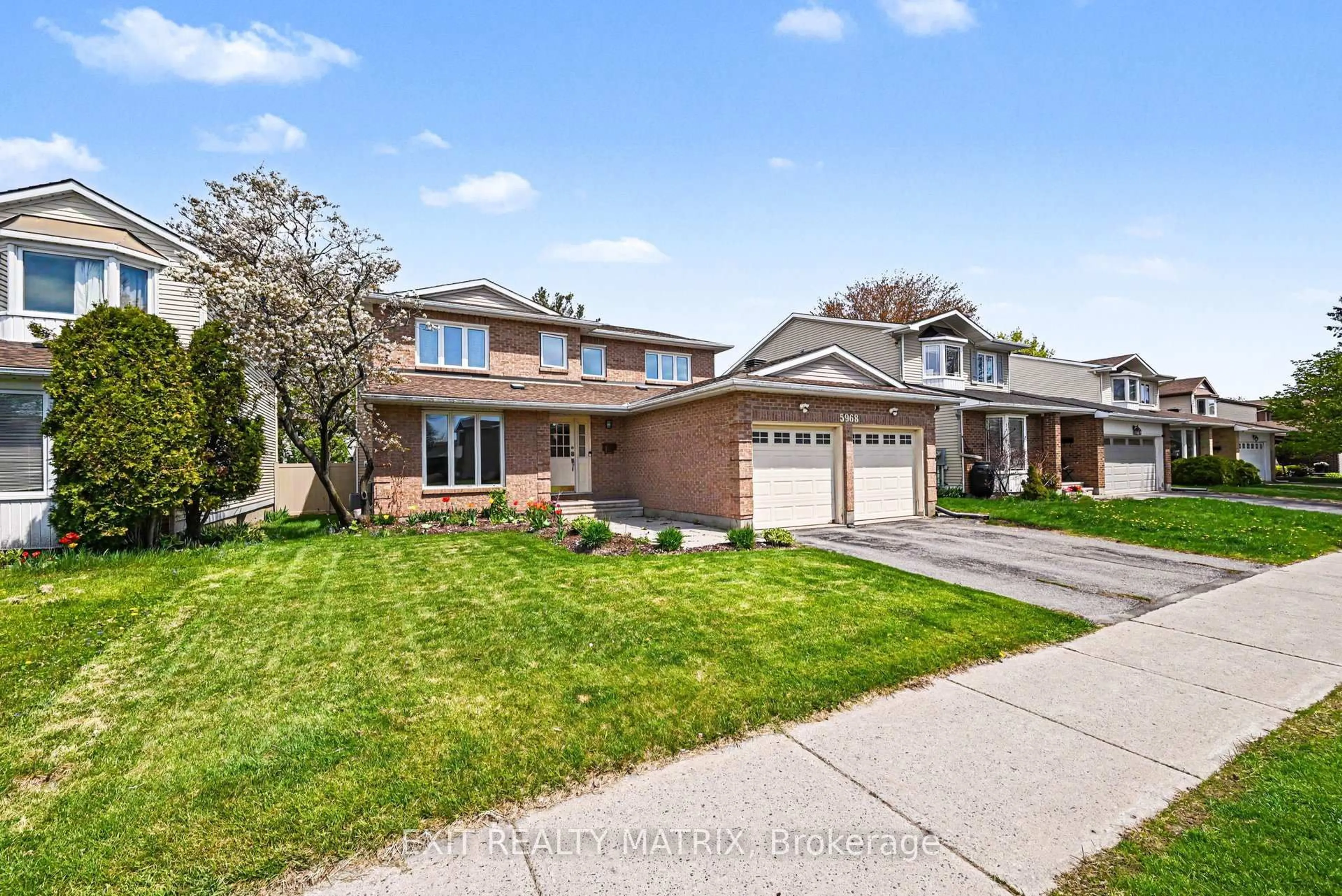 Home with brick exterior material, street for 5968 Meadowglen Dr, Orleans Ontario K1C 5Y2