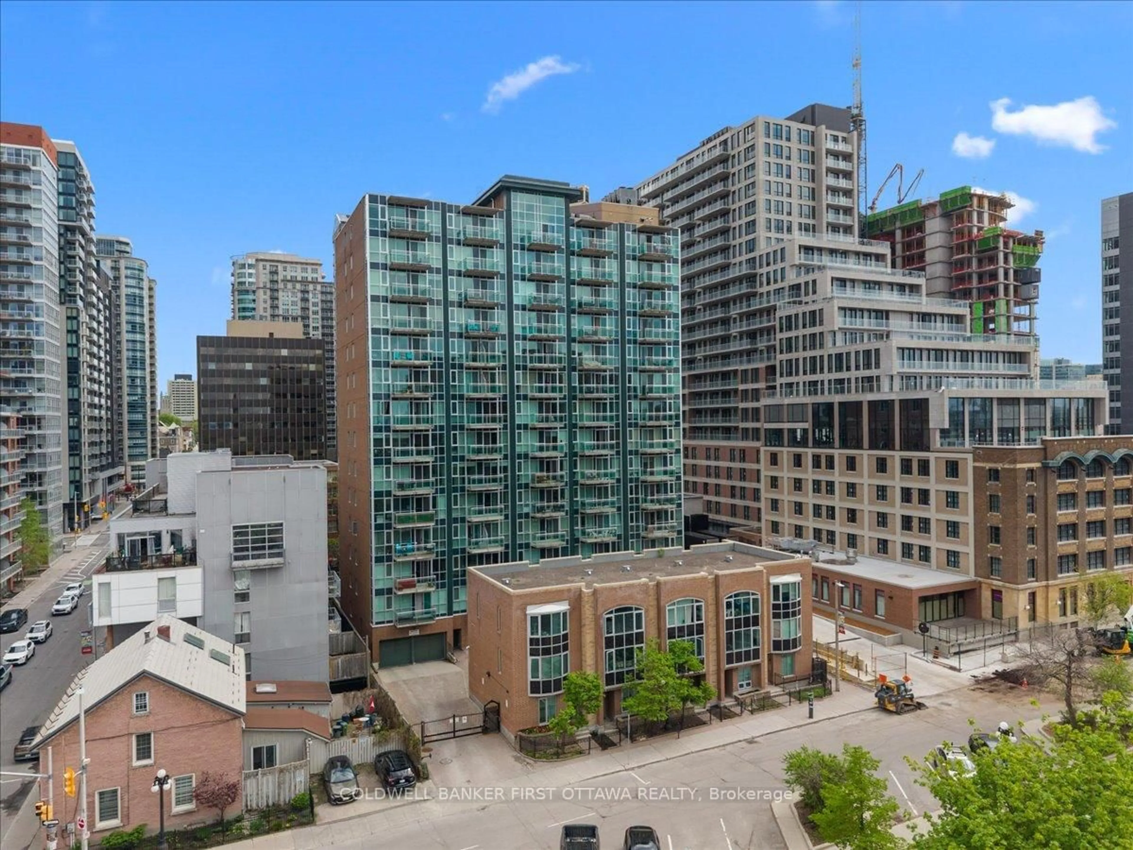 A pic from outside/outdoor area/front of a property/back of a property/a pic from drone, city buildings view from balcony for 134 YORK St #305, Ottawa Ontario K1N 1K8