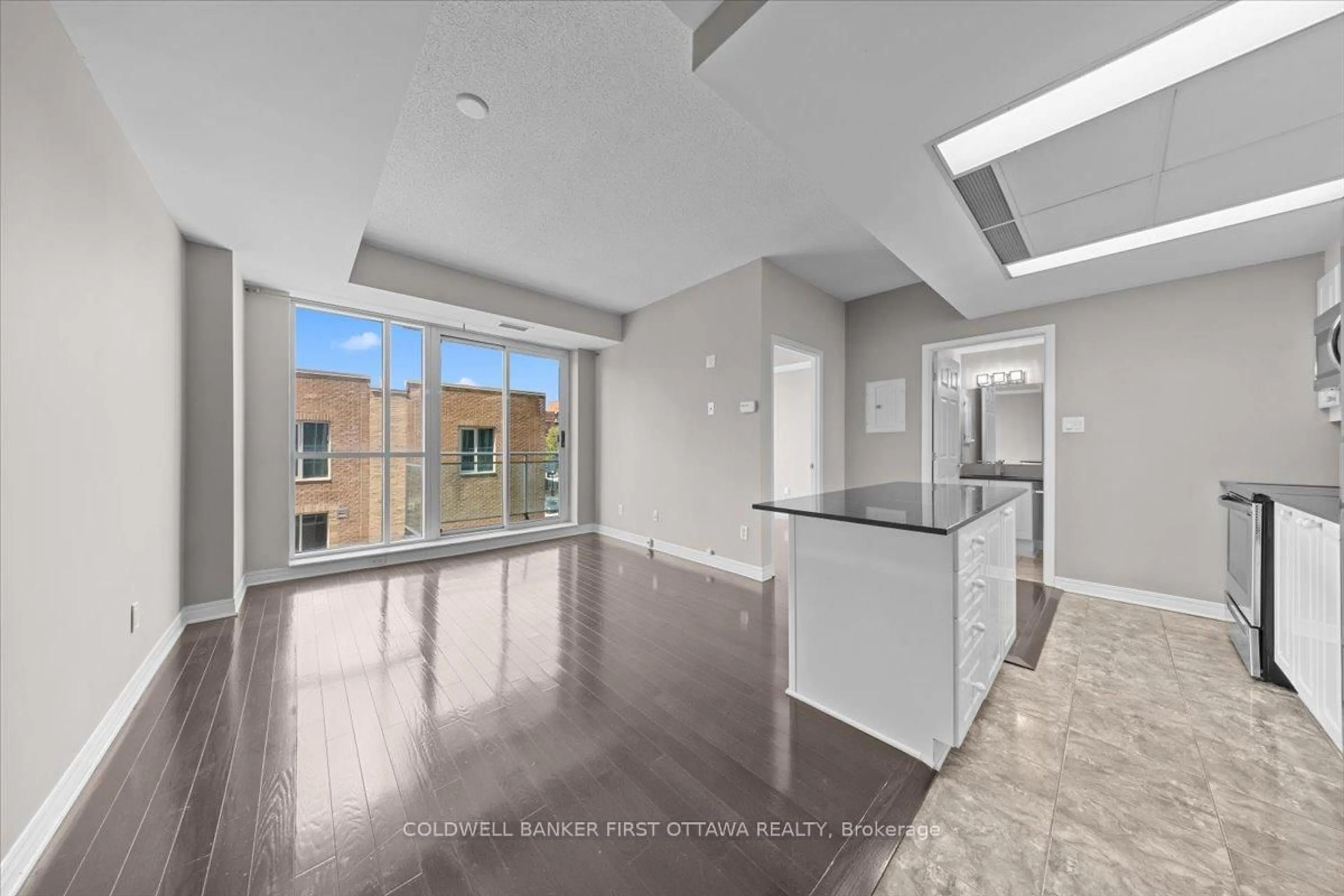 Open concept kitchen, unknown for 134 YORK St #305, Ottawa Ontario K1N 1K8