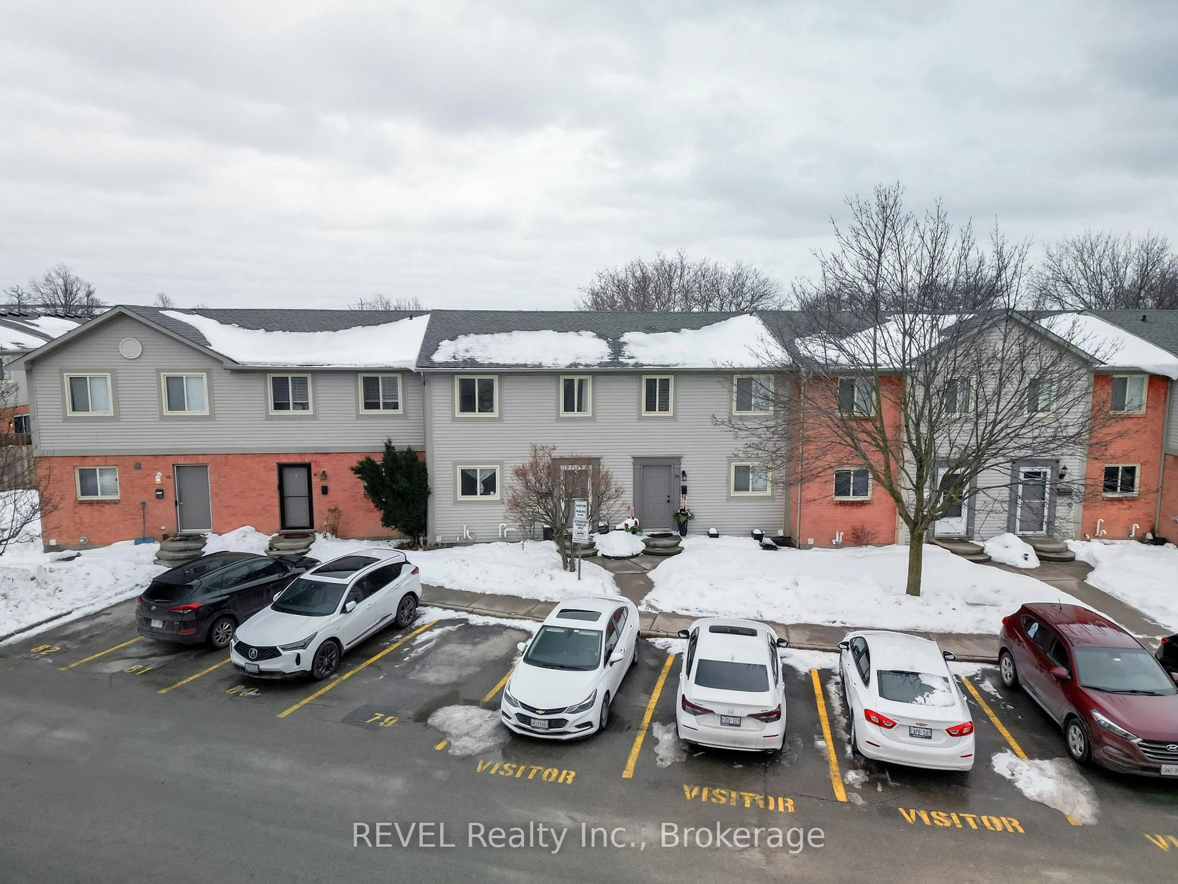 A pic from outside/outdoor area/front of a property/back of a property/a pic from drone, unknown for 65 Dorchester Blvd #80, St. Catharines Ontario L2M 7T2