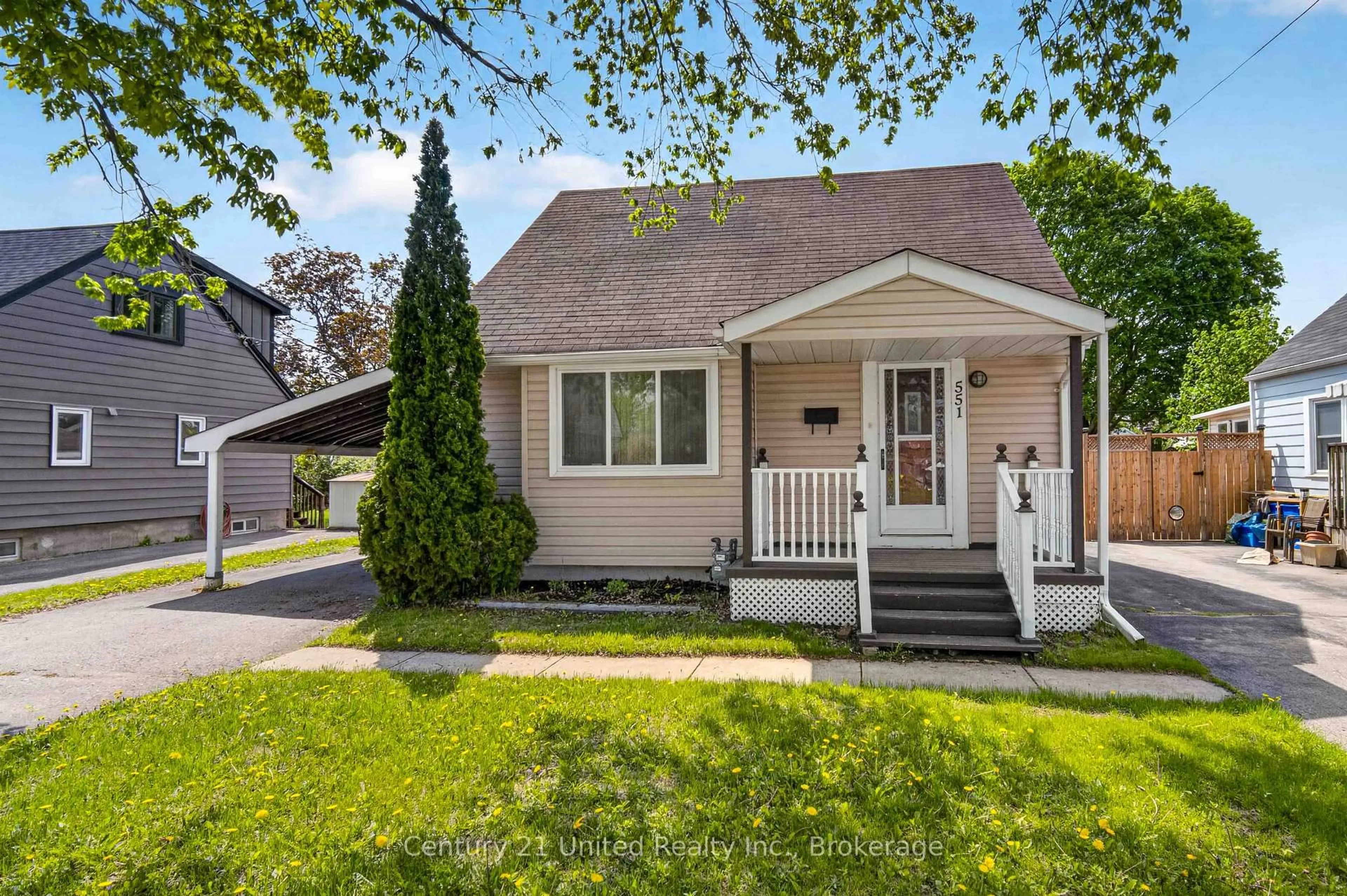 Home with vinyl exterior material, street for 551 Rose Ave, Peterborough Ontario K9J 4E6