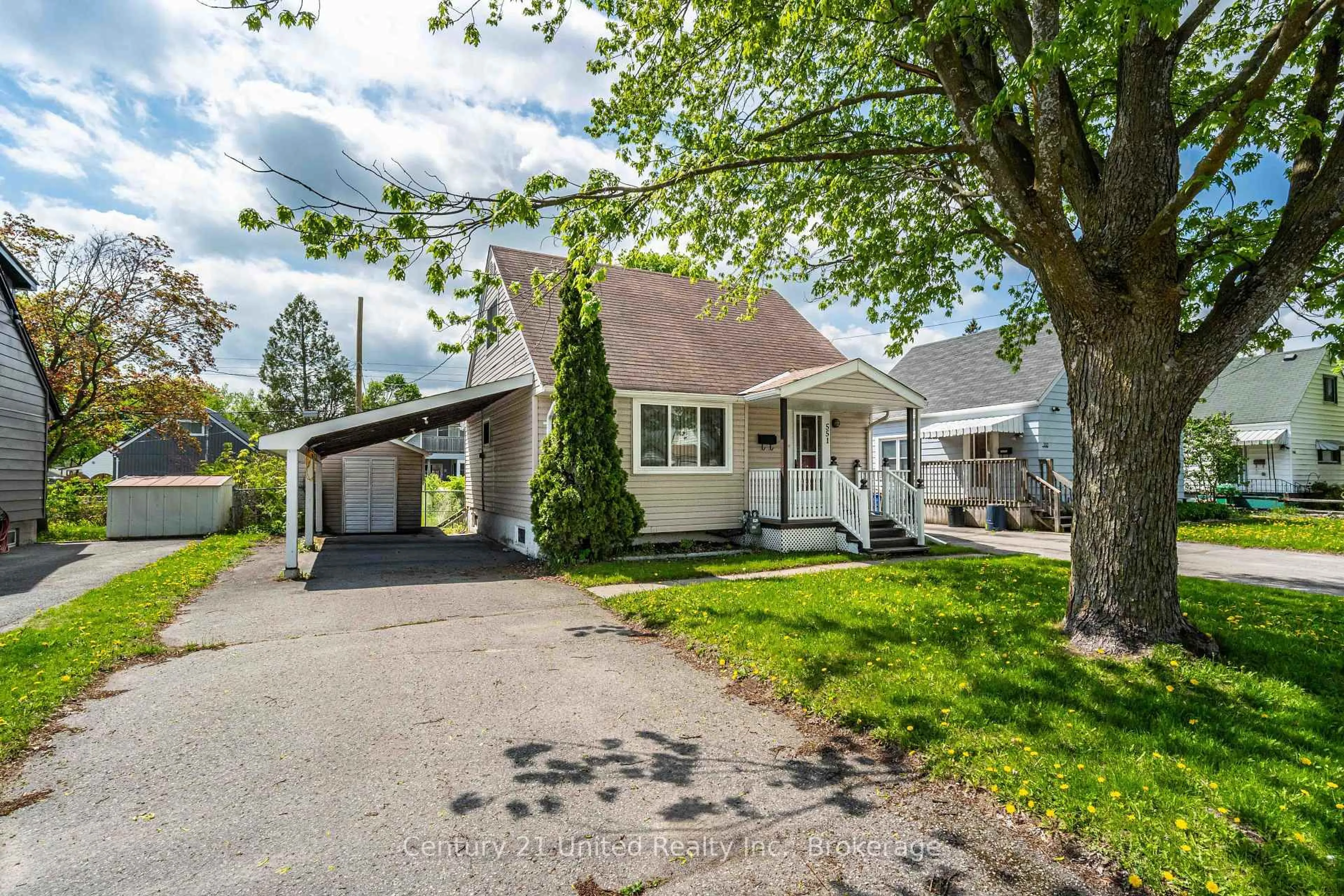 Home with vinyl exterior material, street for 551 Rose Ave, Peterborough Ontario K9J 4E6