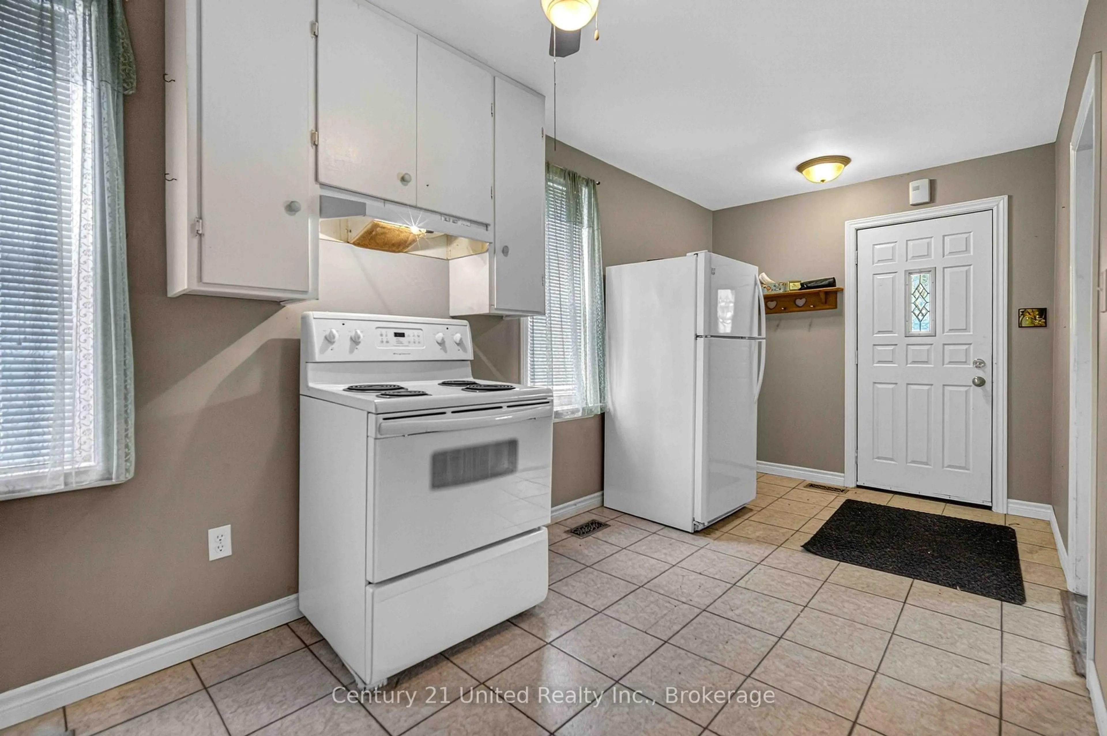 Standard kitchen, ceramic/tile floor for 551 Rose Ave, Peterborough Ontario K9J 4E6
