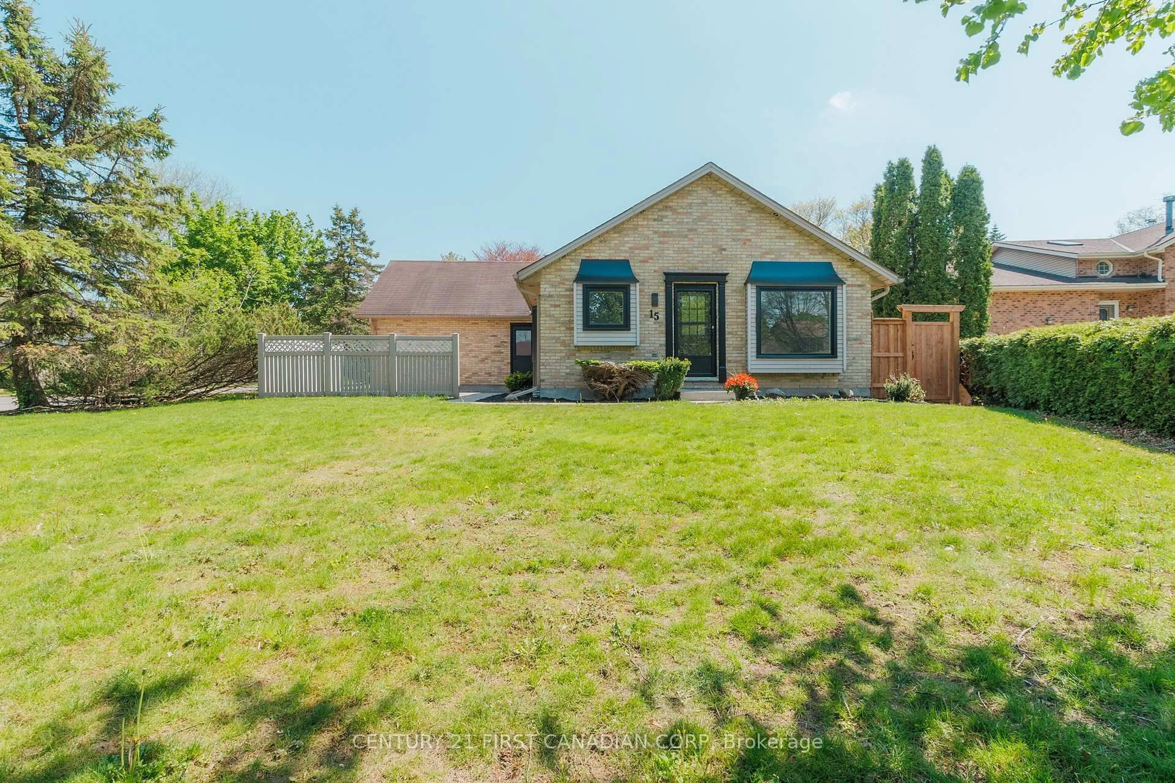 A pic from outside/outdoor area/front of a property/back of a property/a pic from drone, street for 15 Bybrook Crt, London North Ontario N5X 3A5
