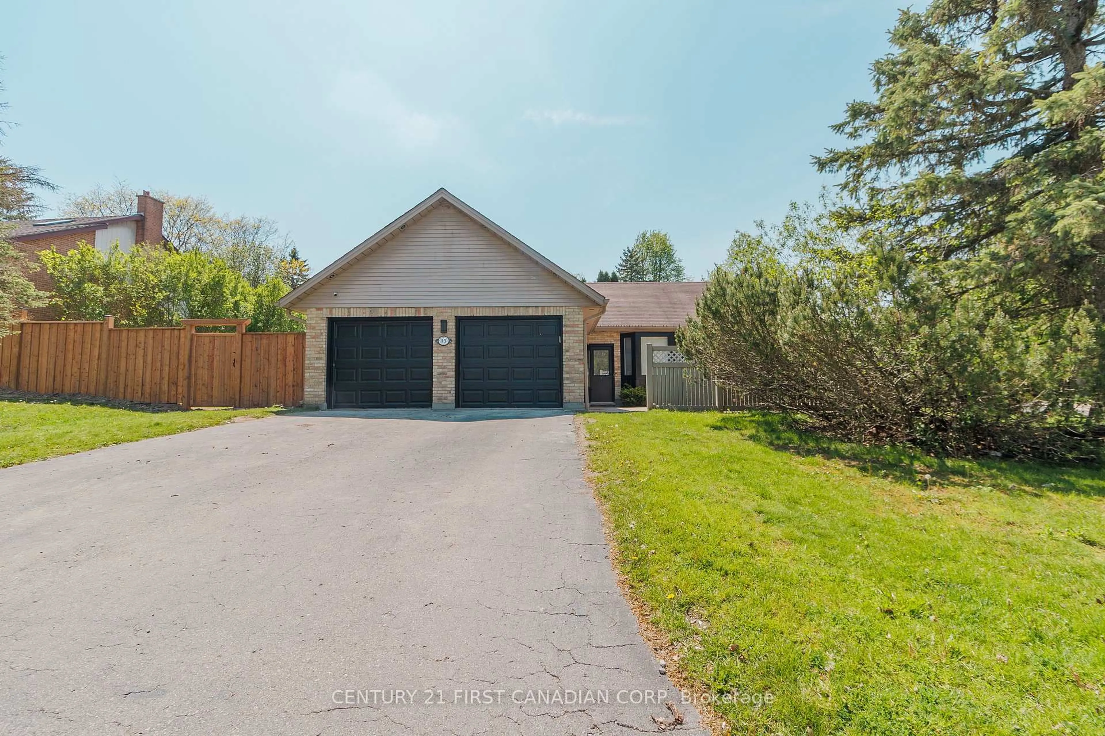 A pic from outside/outdoor area/front of a property/back of a property/a pic from drone, unknown for 15 Bybrook Crt, London North Ontario N5X 3A5