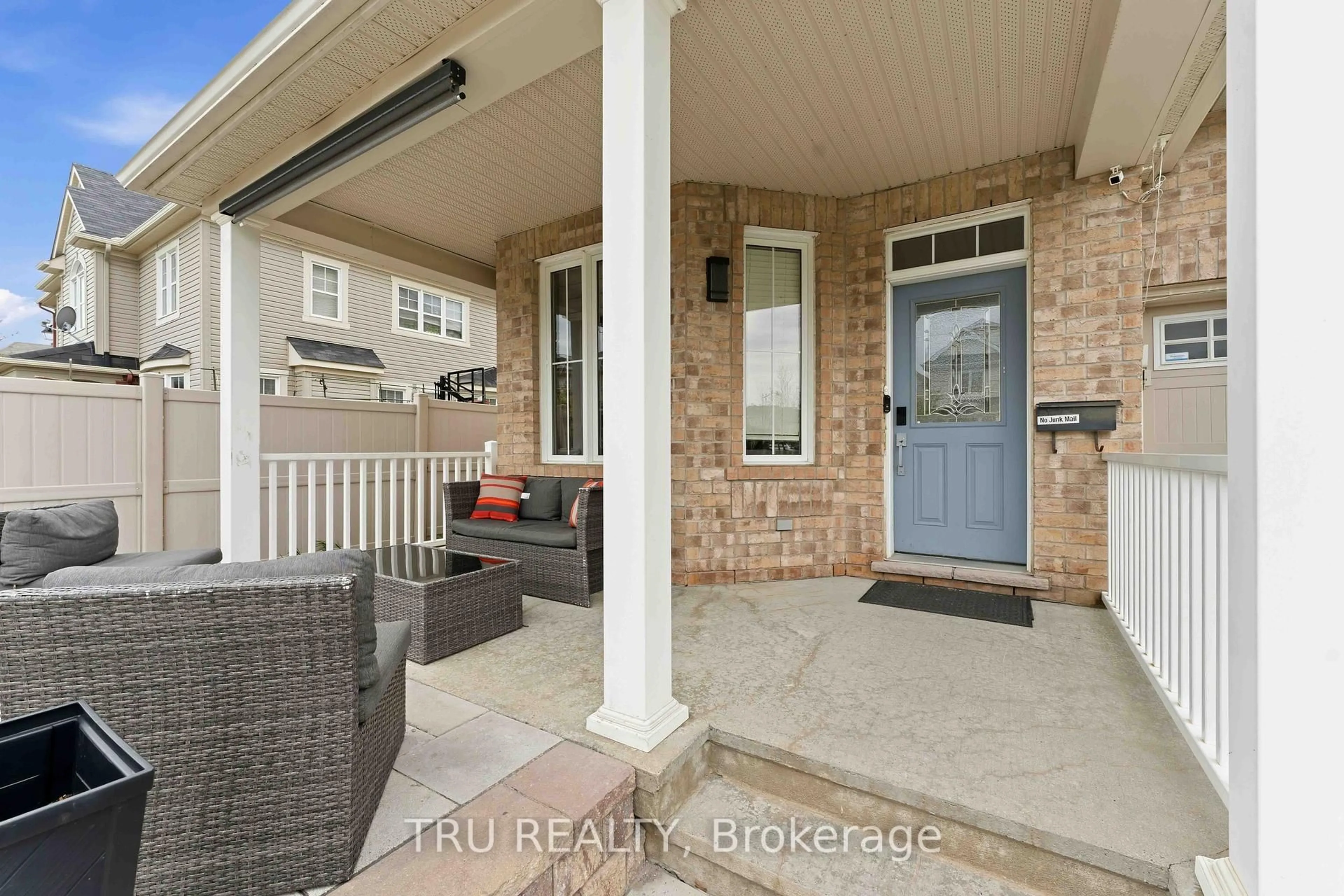 Indoor entryway for 3451 River Run Ave, Ottawa Ontario K2J 0R5