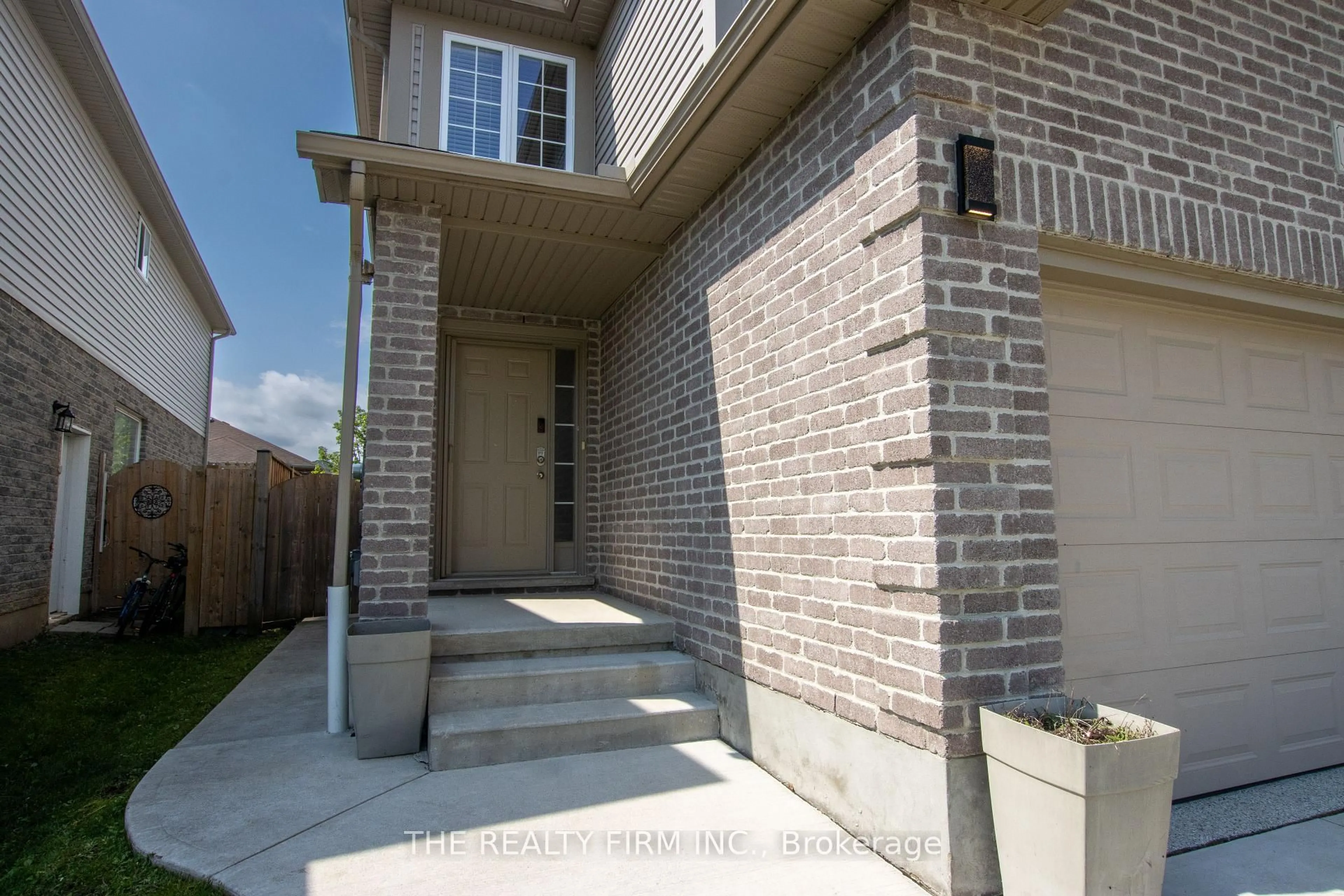 Home with brick exterior material, street for 884 Reeves Ave, London North Ontario N6G 0G9