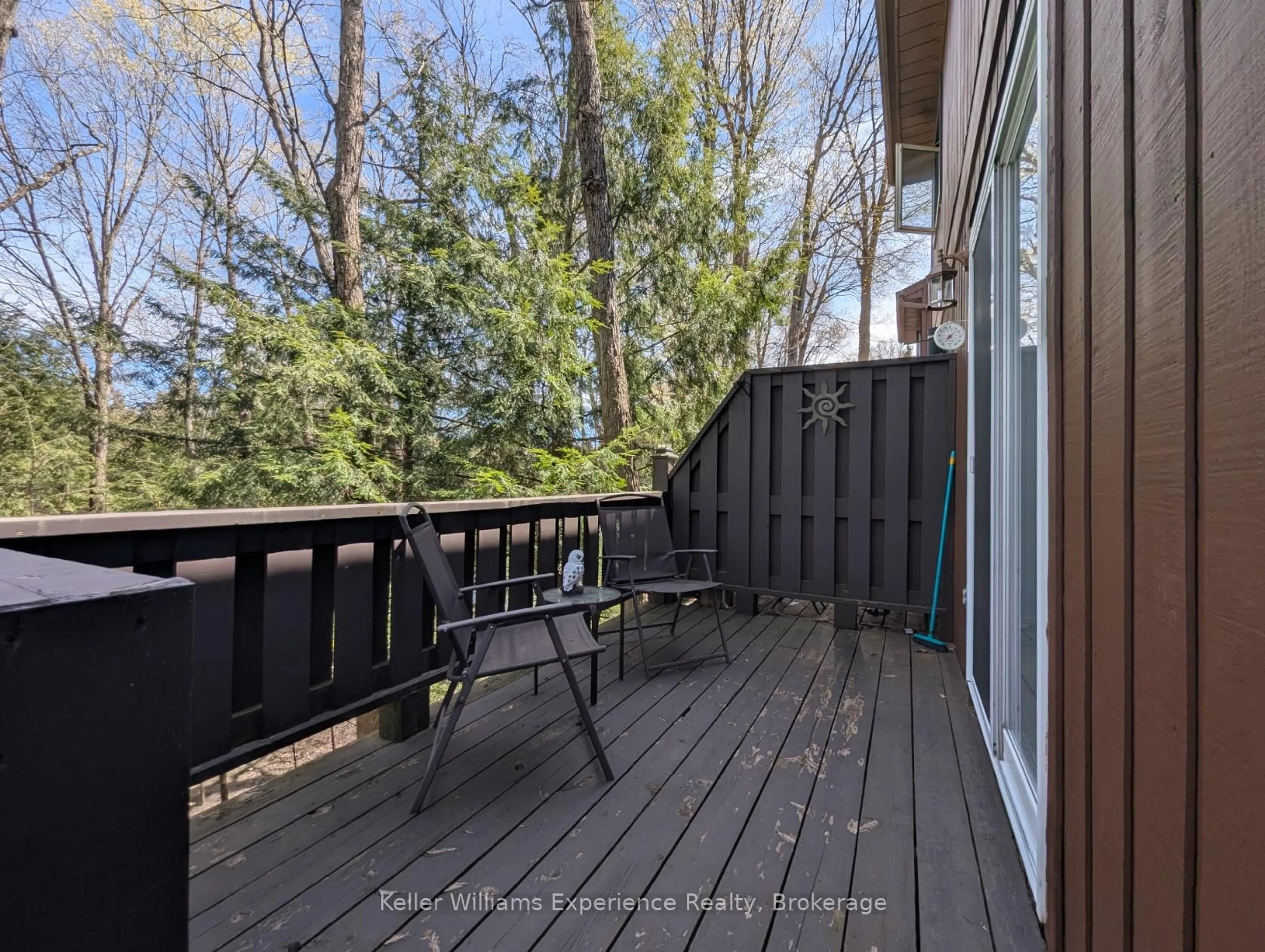 Patio, forest/trees view for 75 Southbank Dr, Bracebridge Ontario P1L 1G2