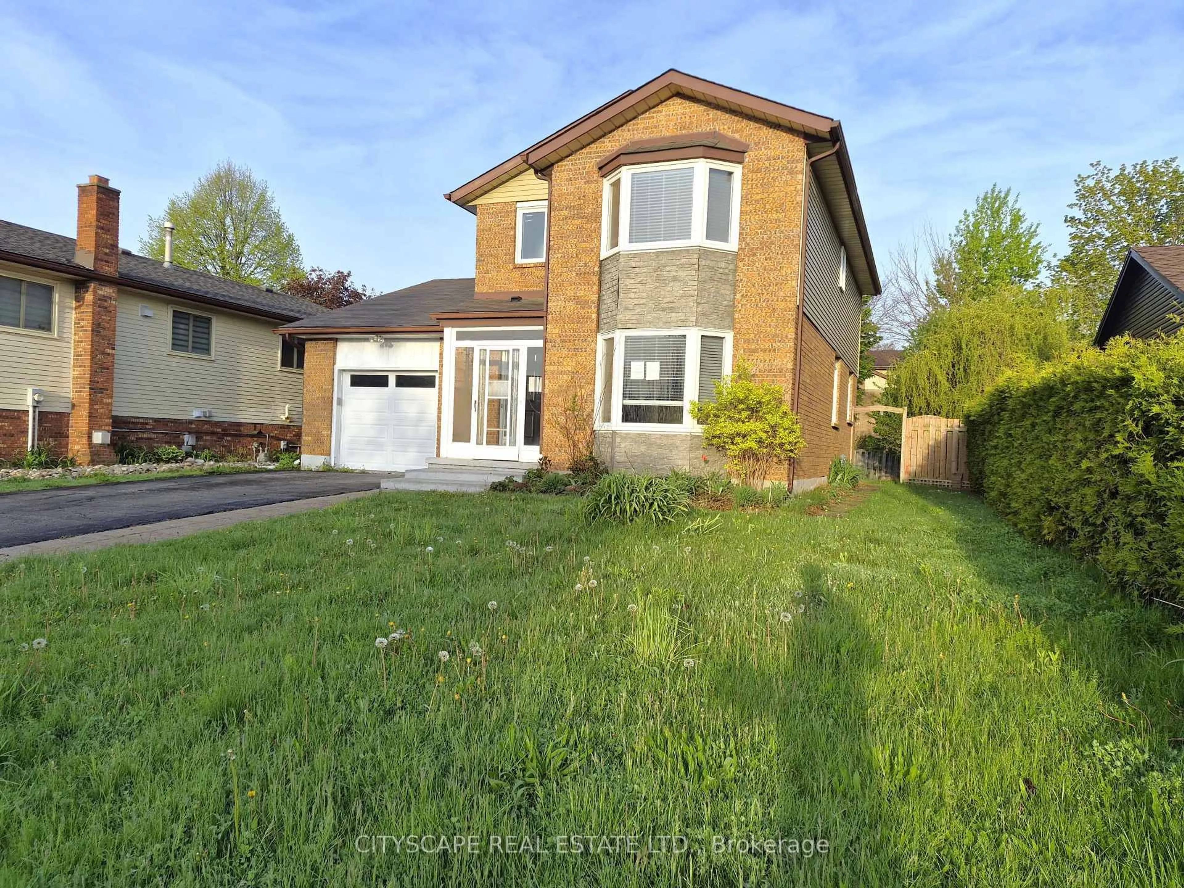 A pic from outside/outdoor area/front of a property/back of a property/a pic from drone, street for 11 Ashely Crt, Kitchener Ontario N2E 2Z6