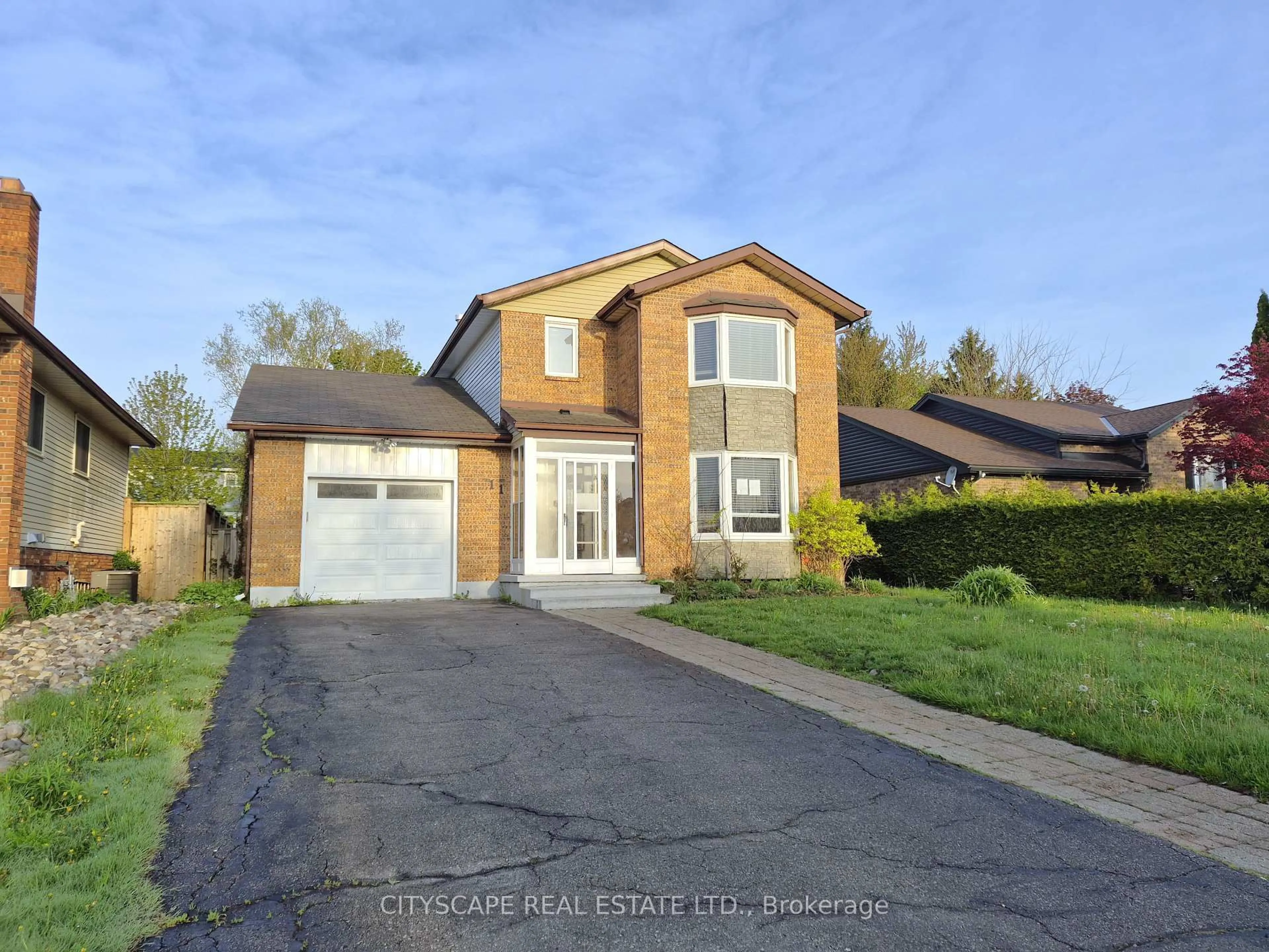 Home with brick exterior material, street for 11 Ashely Crt, Kitchener Ontario N2E 2Z6