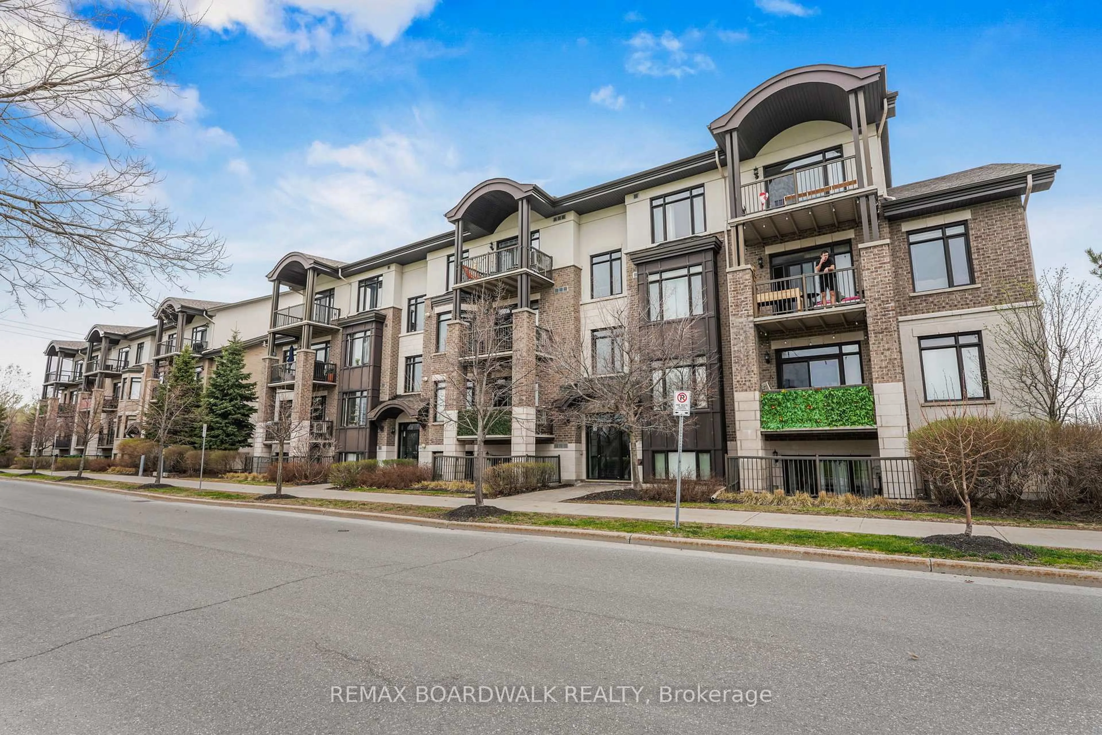 Unknown for 705 Beauparc Private #203, Ottawa Ontario K1J 0B6