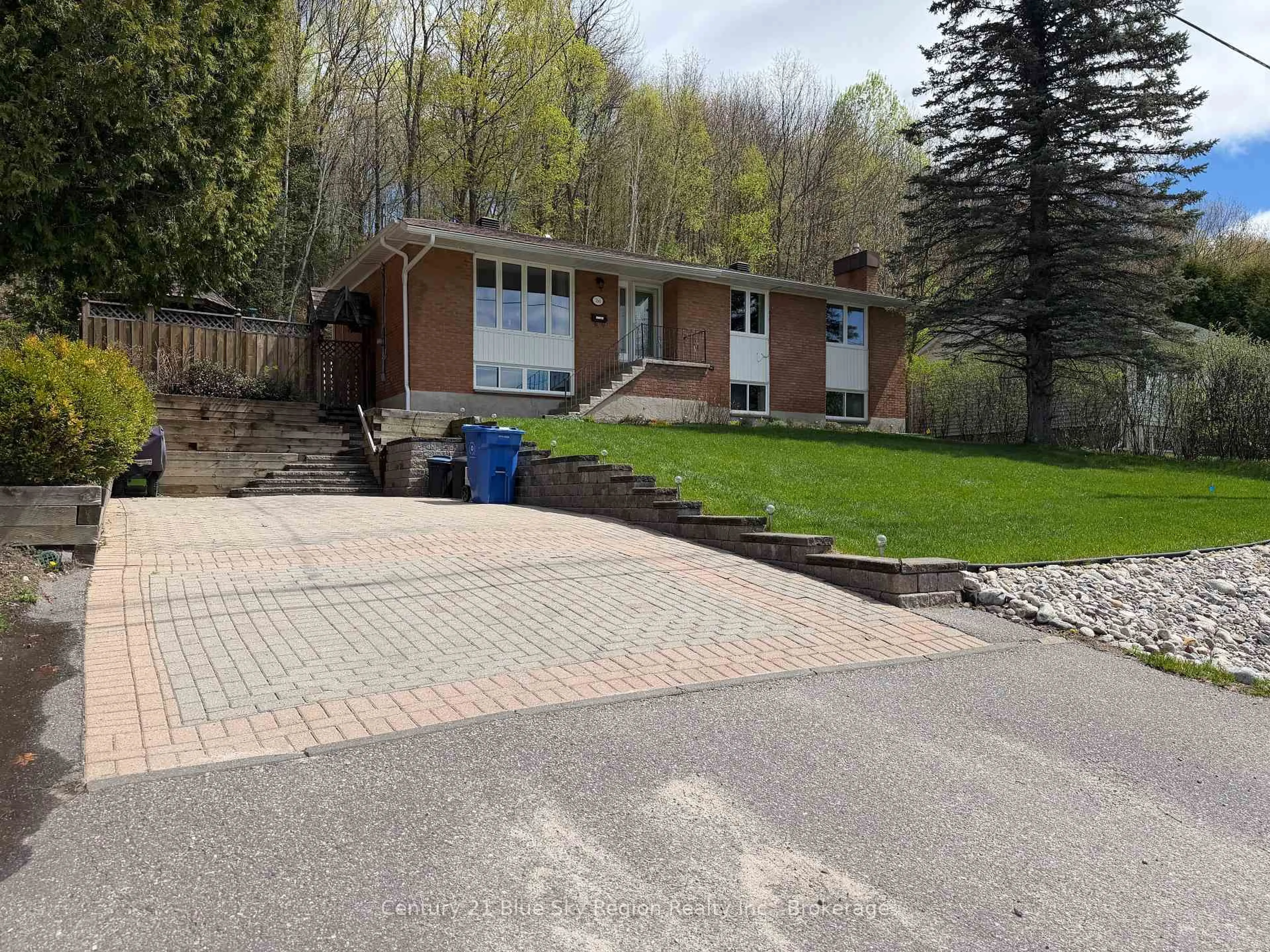 A pic from outside/outdoor area/front of a property/back of a property/a pic from drone, street for 766 SKI CLUB Rd, North Bay Ontario P1B 8E5