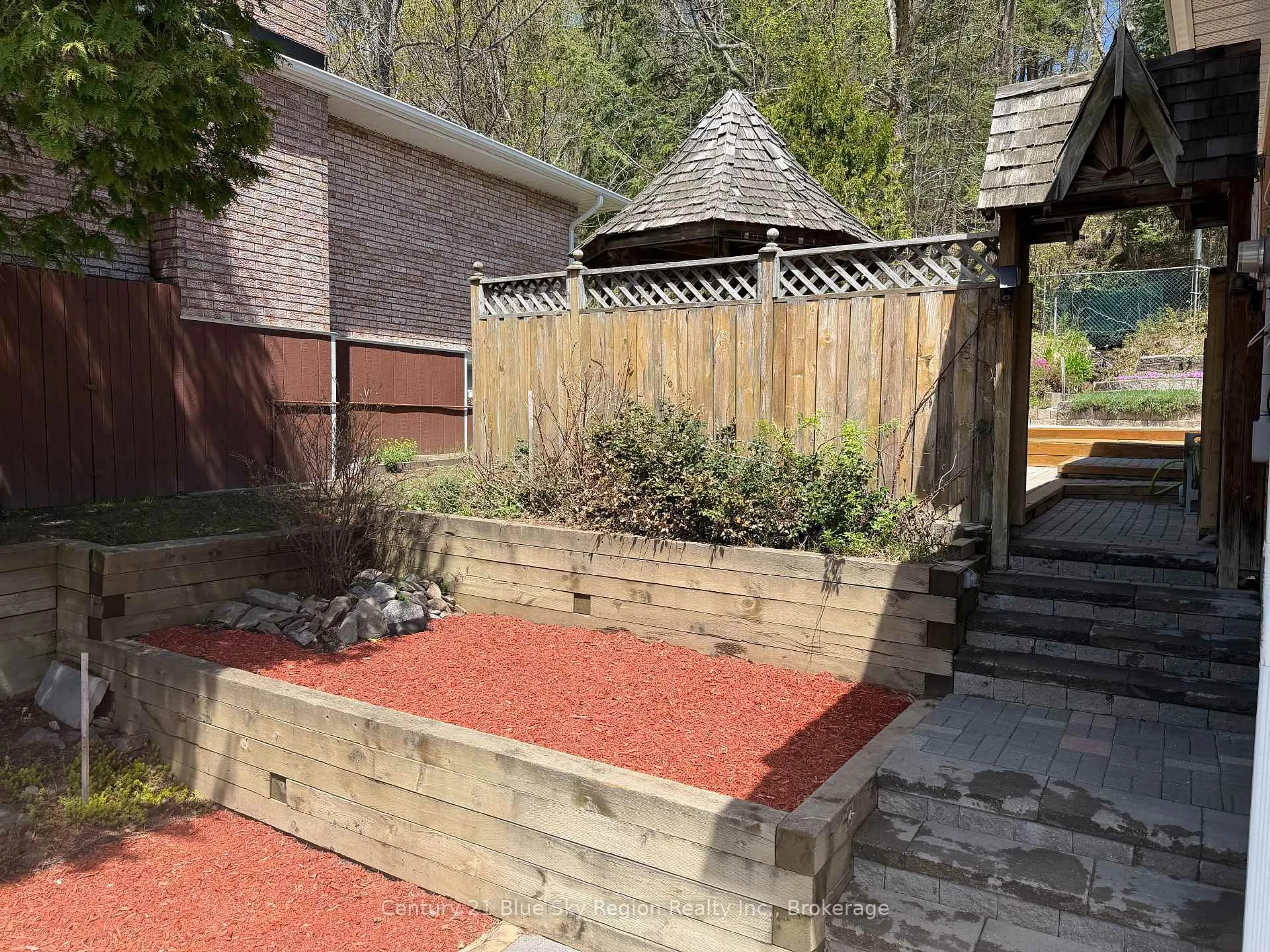 Patio, unknown for 766 SKI CLUB Rd, North Bay Ontario P1B 8E5