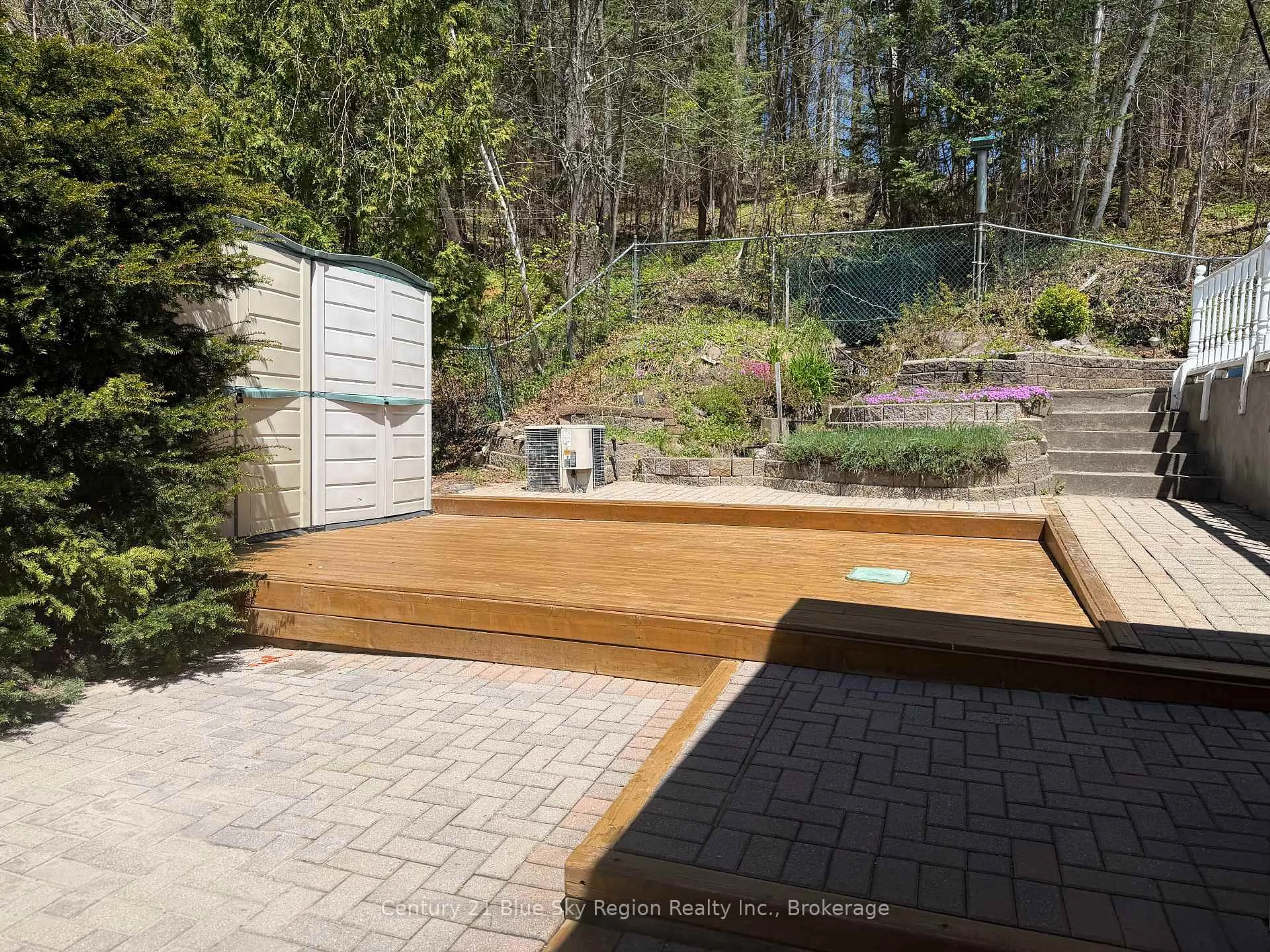 Patio, forest/trees view for 766 SKI CLUB Rd, North Bay Ontario P1B 8E5