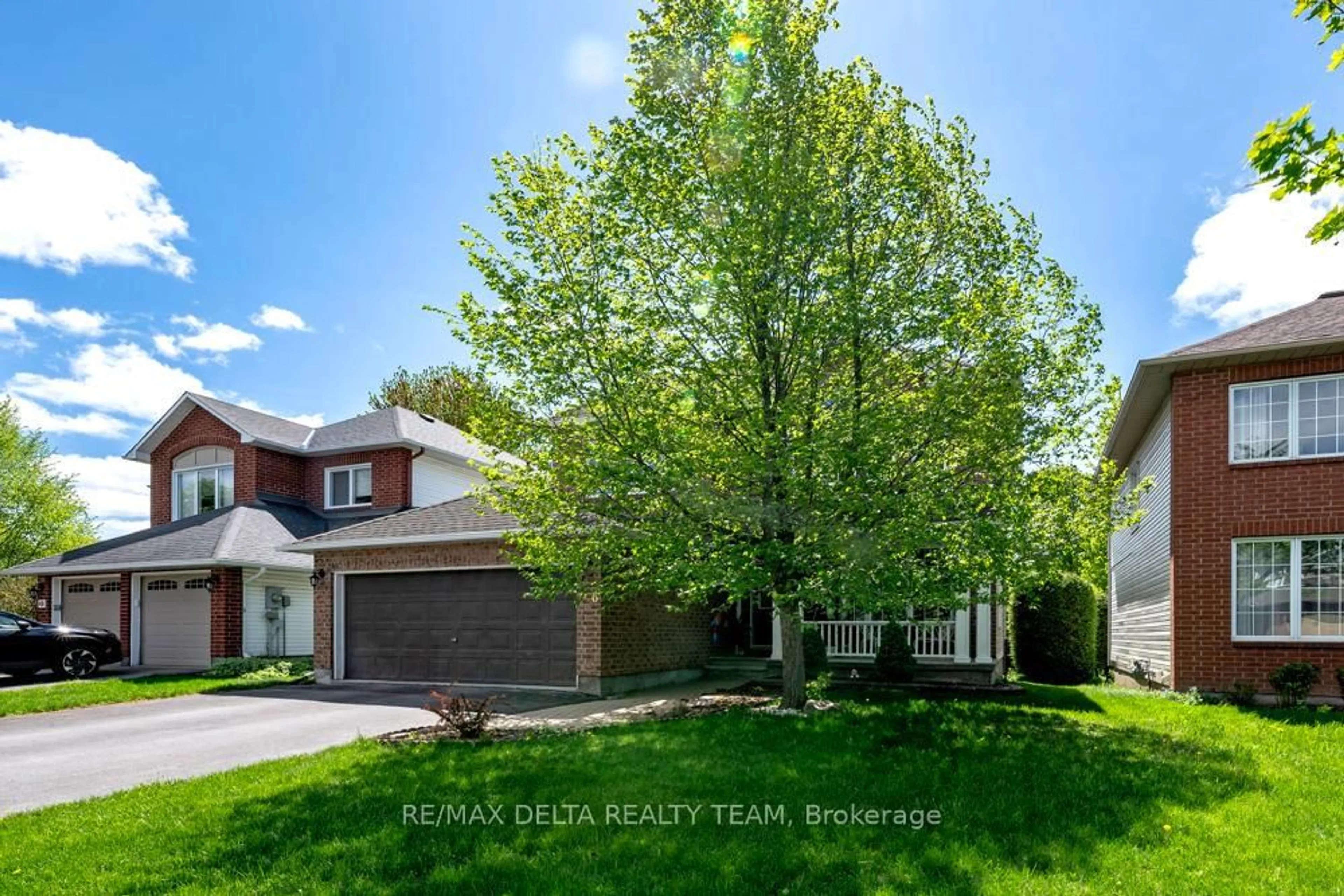 A pic from outside/outdoor area/front of a property/back of a property/a pic from drone, street for 46 BIRCHFIELD AVE, , Ave, Kanata Ontario K2M 2N5
