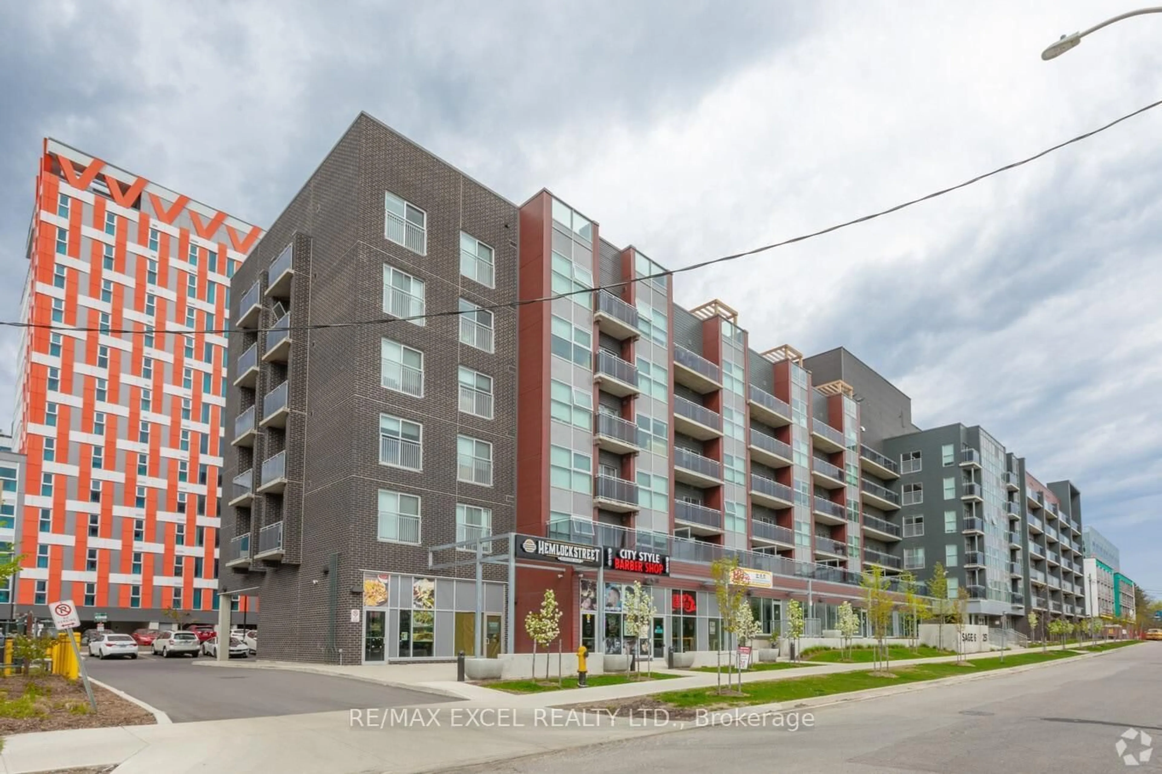 Patio, street for 251 Hemlock St #615, Waterloo Ontario N2L 3R4