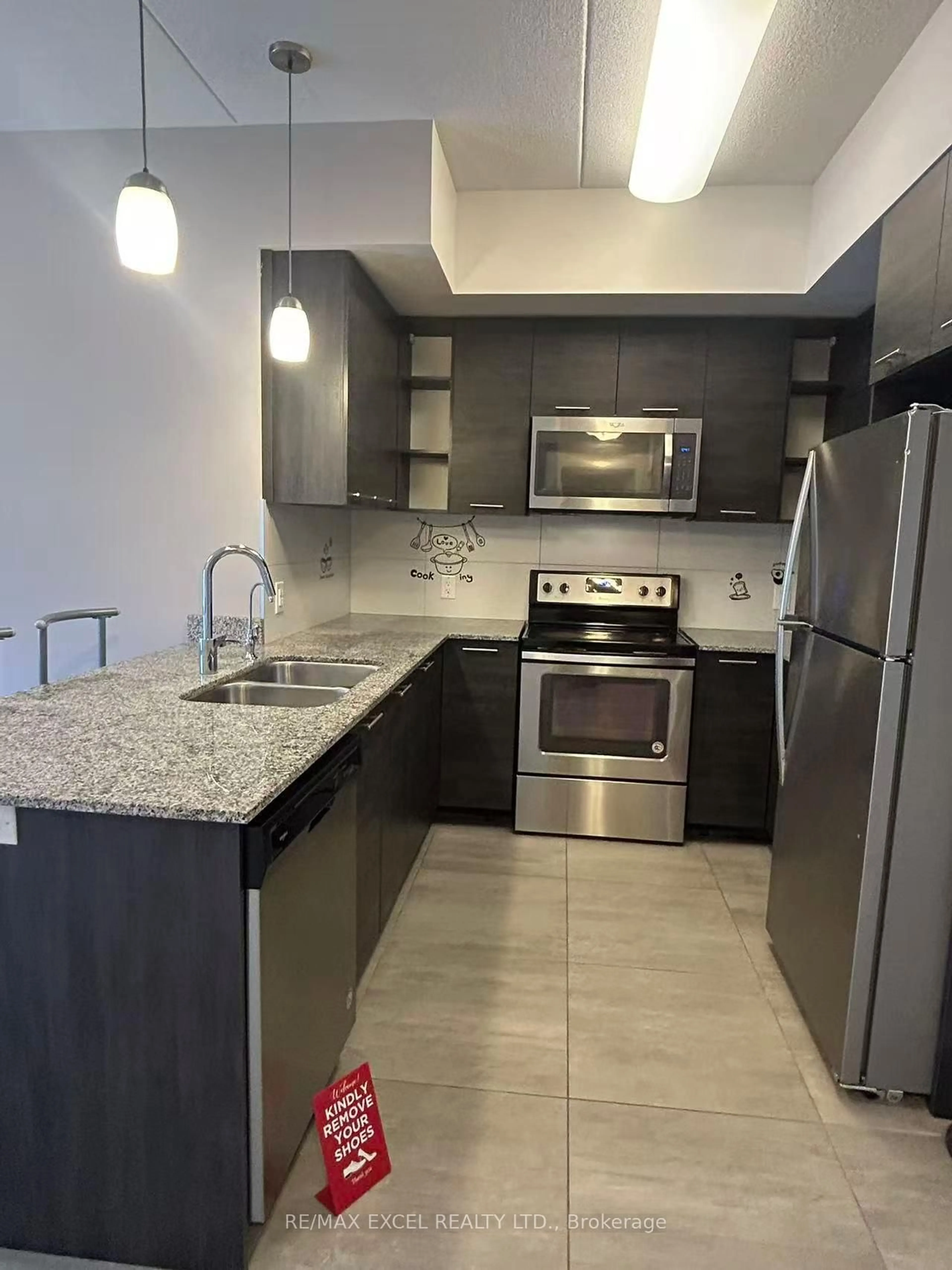 Standard kitchen, unknown for 251 Hemlock St #615, Waterloo Ontario N2L 3R4