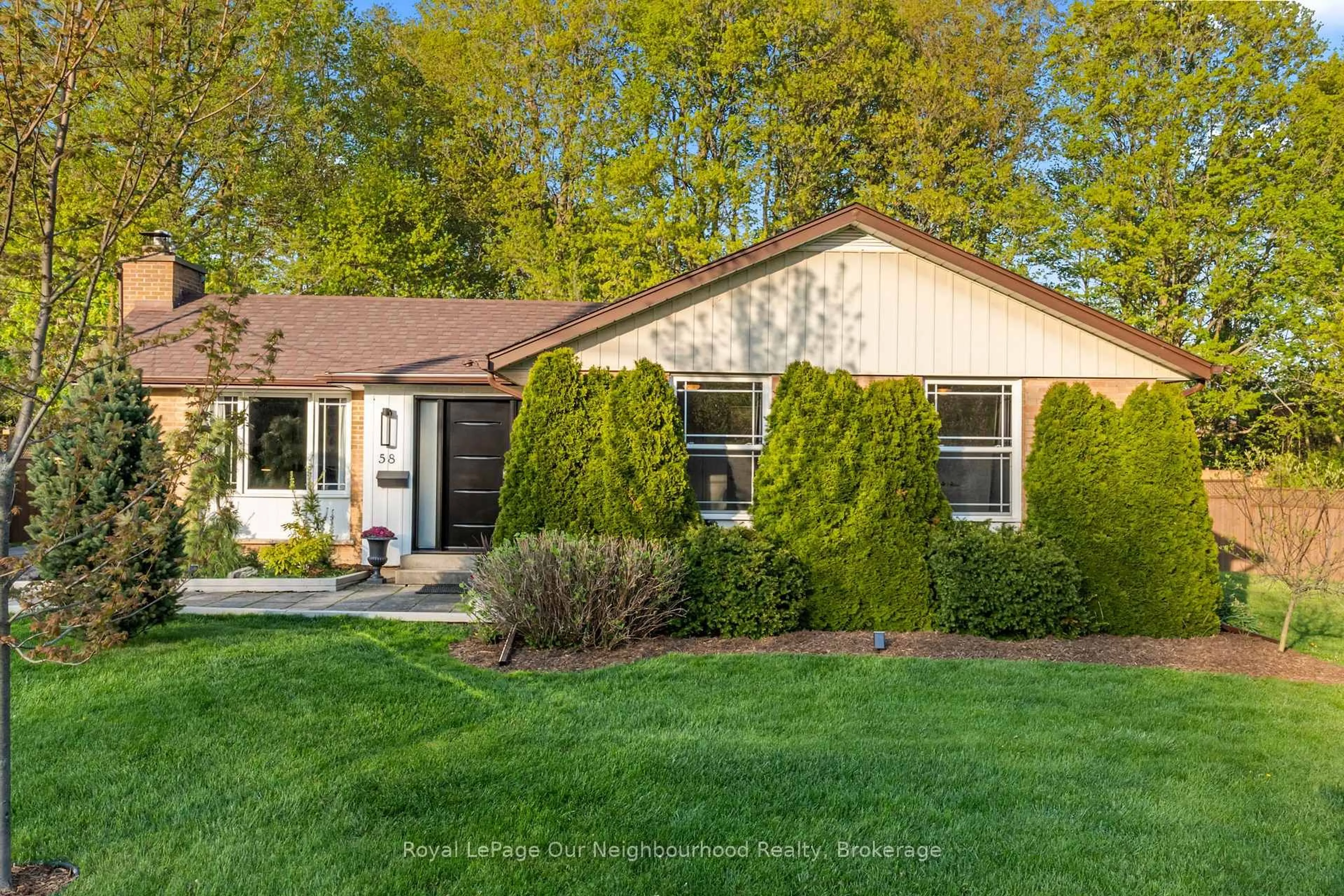 Home with vinyl exterior material, street for 58 Hamilton Ave, Cobourg Ontario K9A 1W1