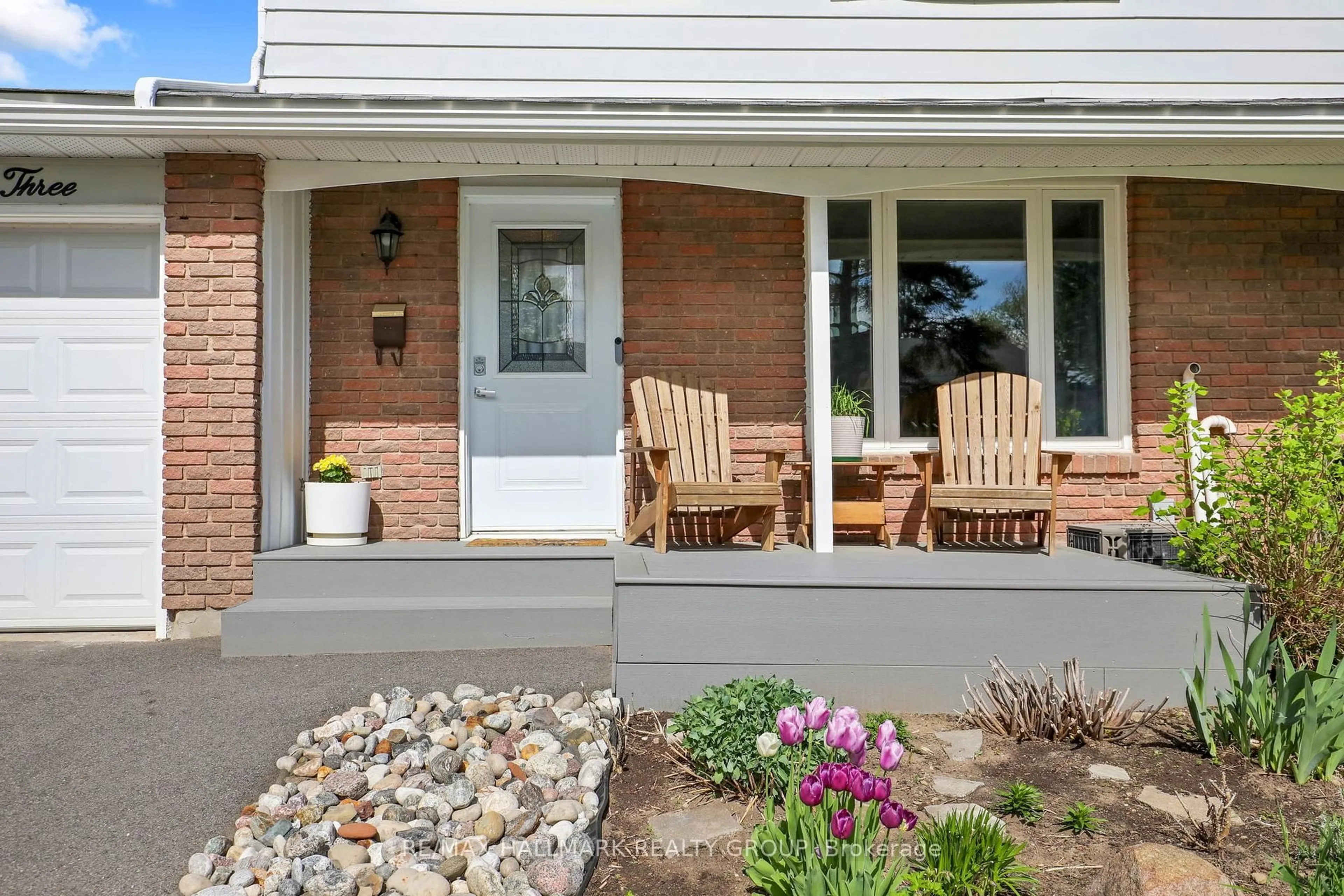 Home with brick exterior material, street for 123 Mcclellan Rd, Ottawa Ontario K2H 5V7