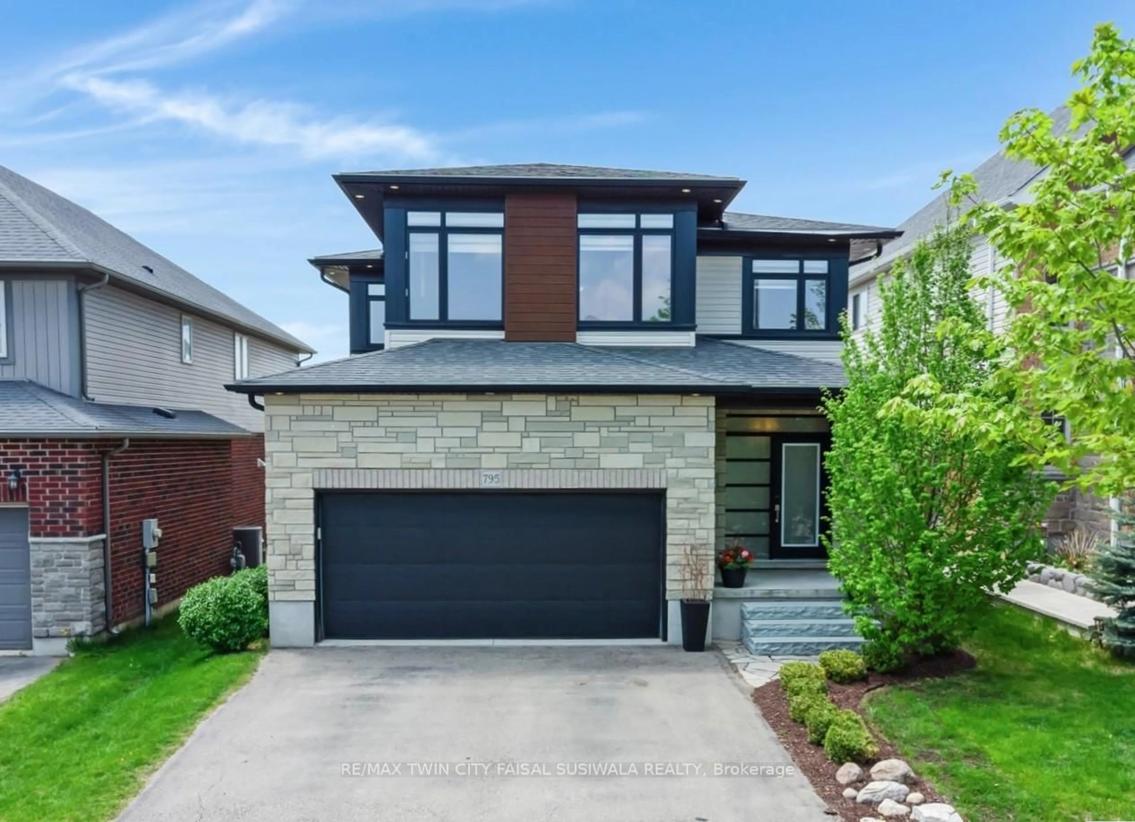 Home with brick exterior material, street for 795 Autumn Willow Dr, Waterloo Ontario N2V 0C3