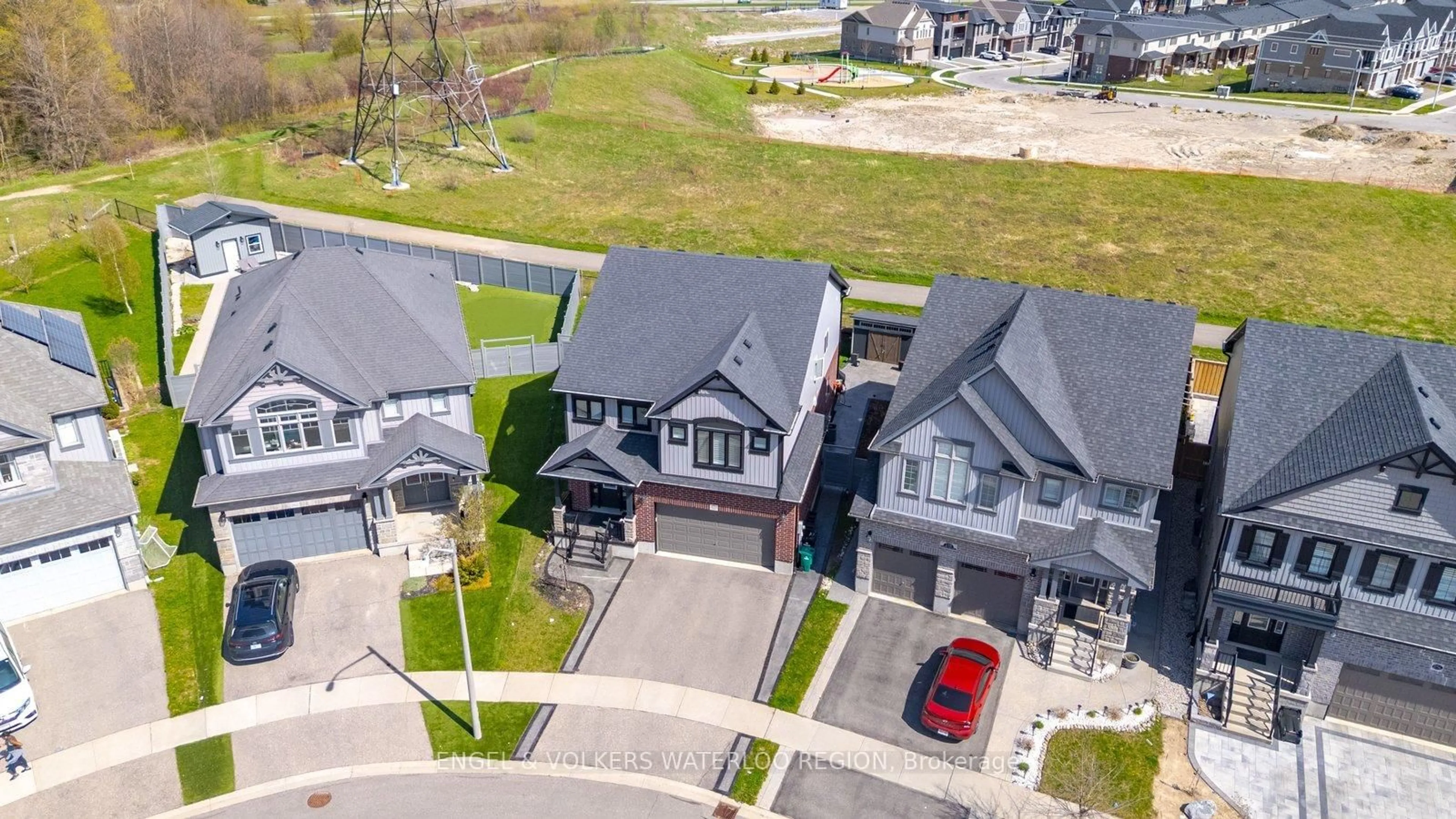 A pic from outside/outdoor area/front of a property/back of a property/a pic from drone, street for 260 Dewdrop Cres, Waterloo Ontario N2V 0A9
