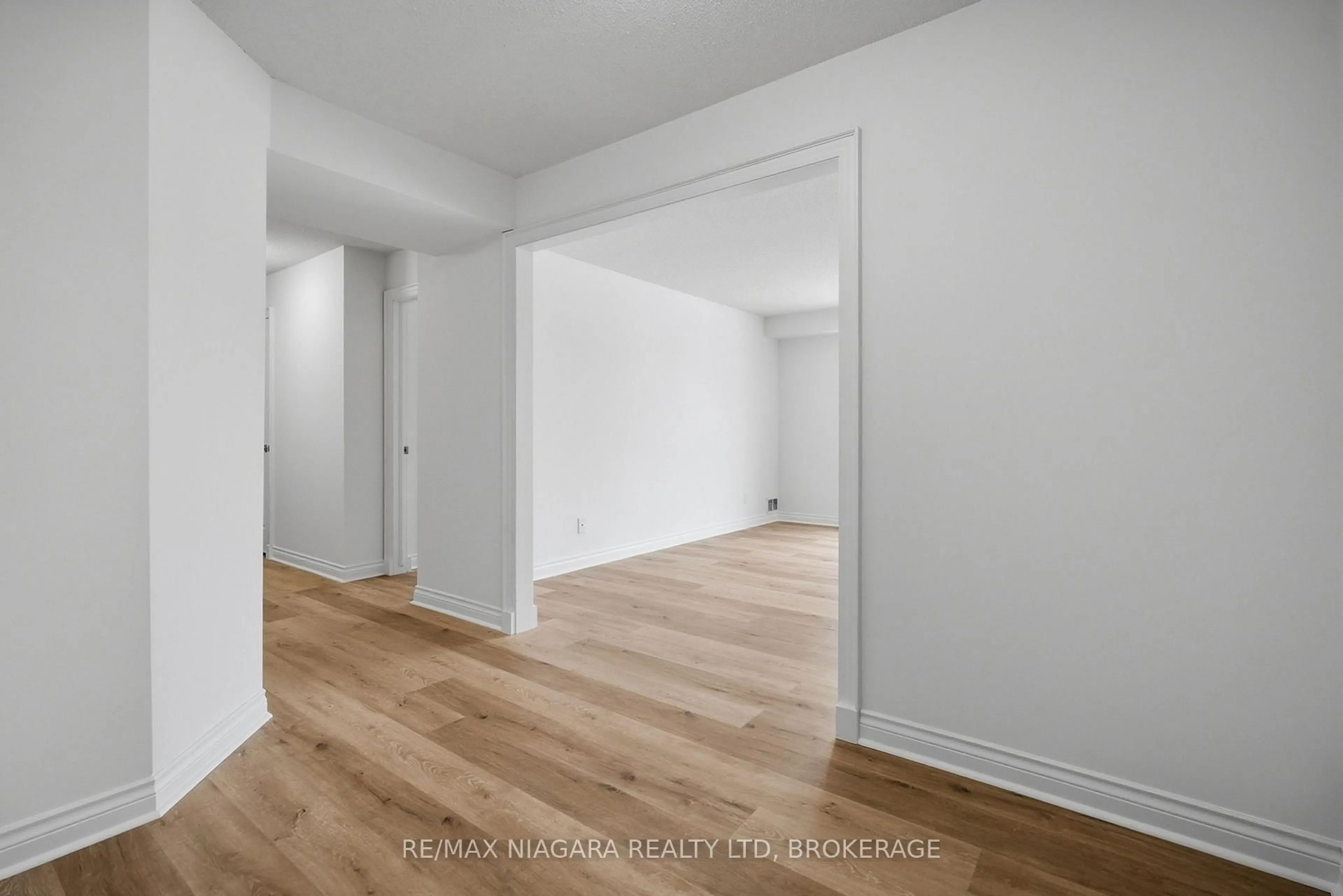 A pic of a room for 250 Linwell Rd #202, St. Catharines Ontario L2N 1S2