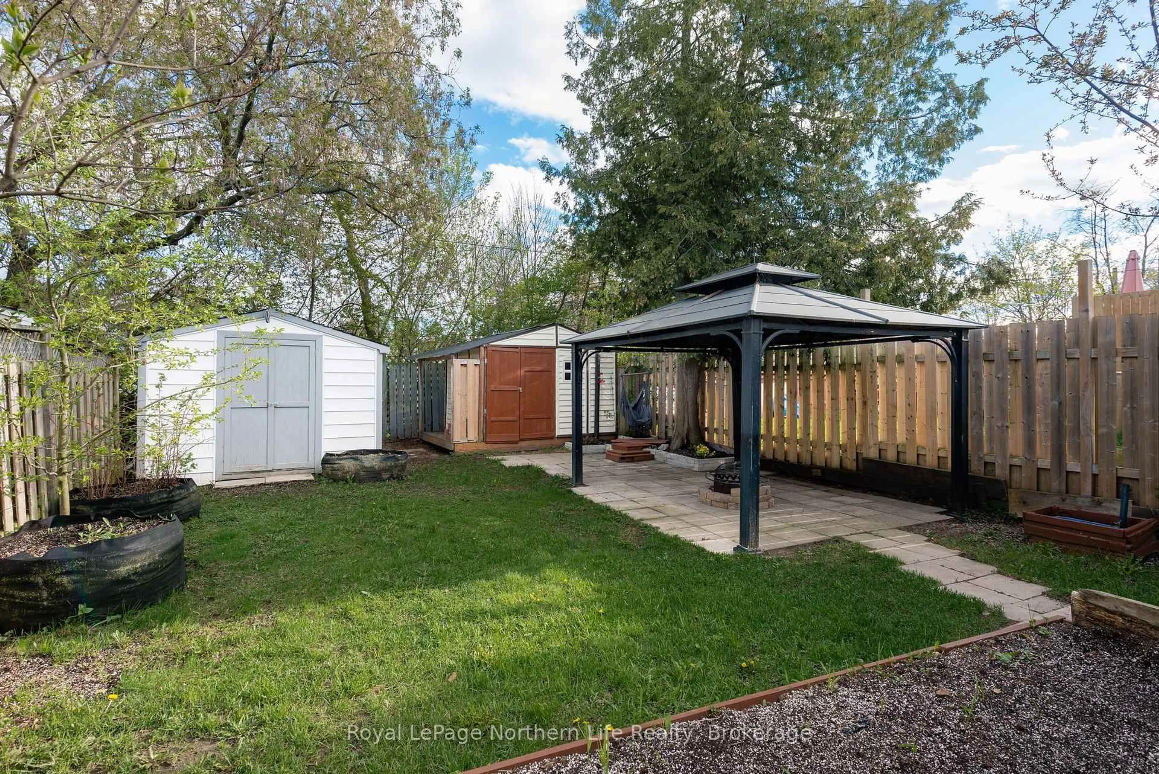 Unknown for 111 Norwood Ave, North Bay Ontario P1B 5C9