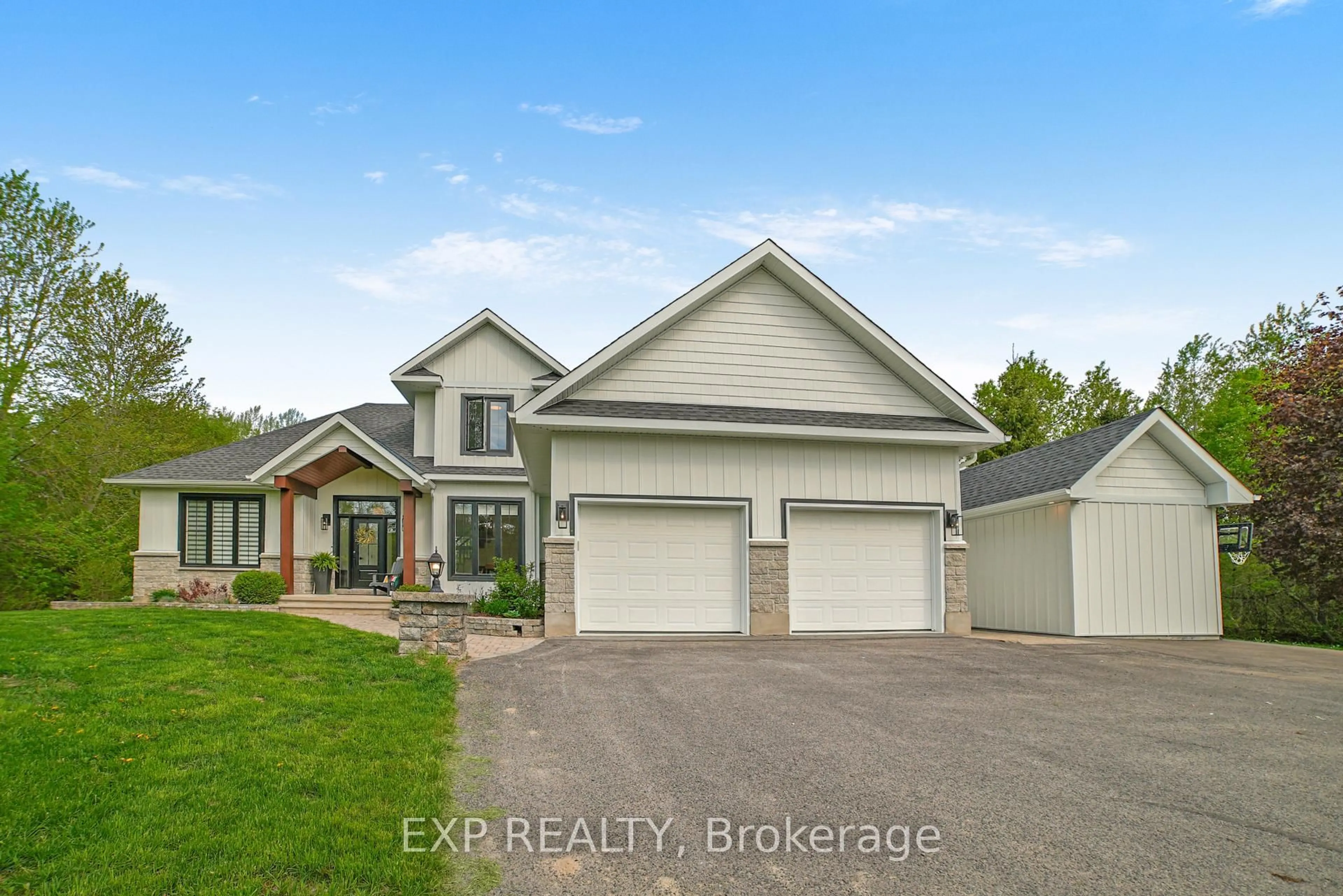 Unknown for 124 Wilbert Cox Dr, Carp Ontario K0A 1L0