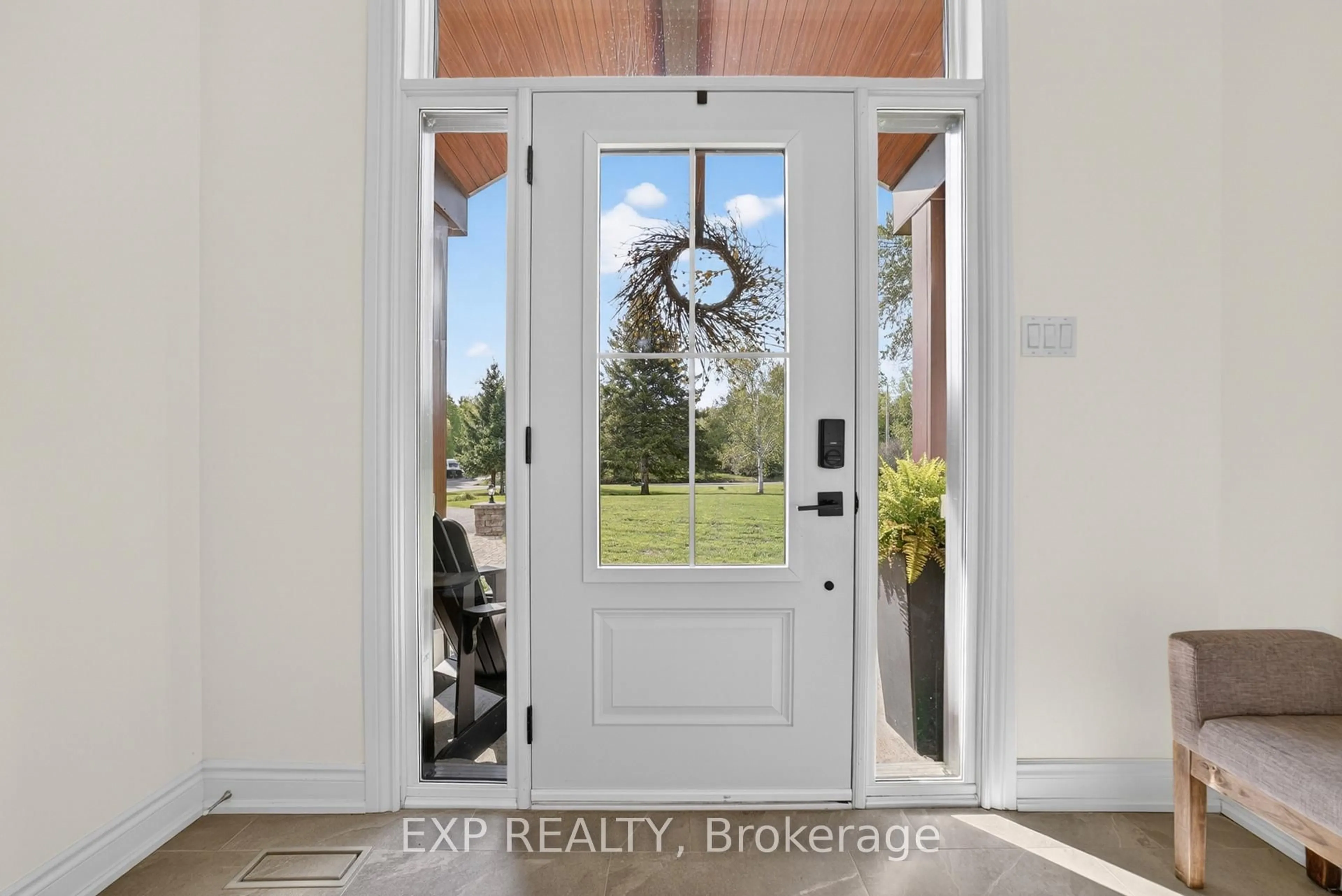 Indoor entryway for 124 Wilbert Cox Dr, Carp Ontario K0A 1L0