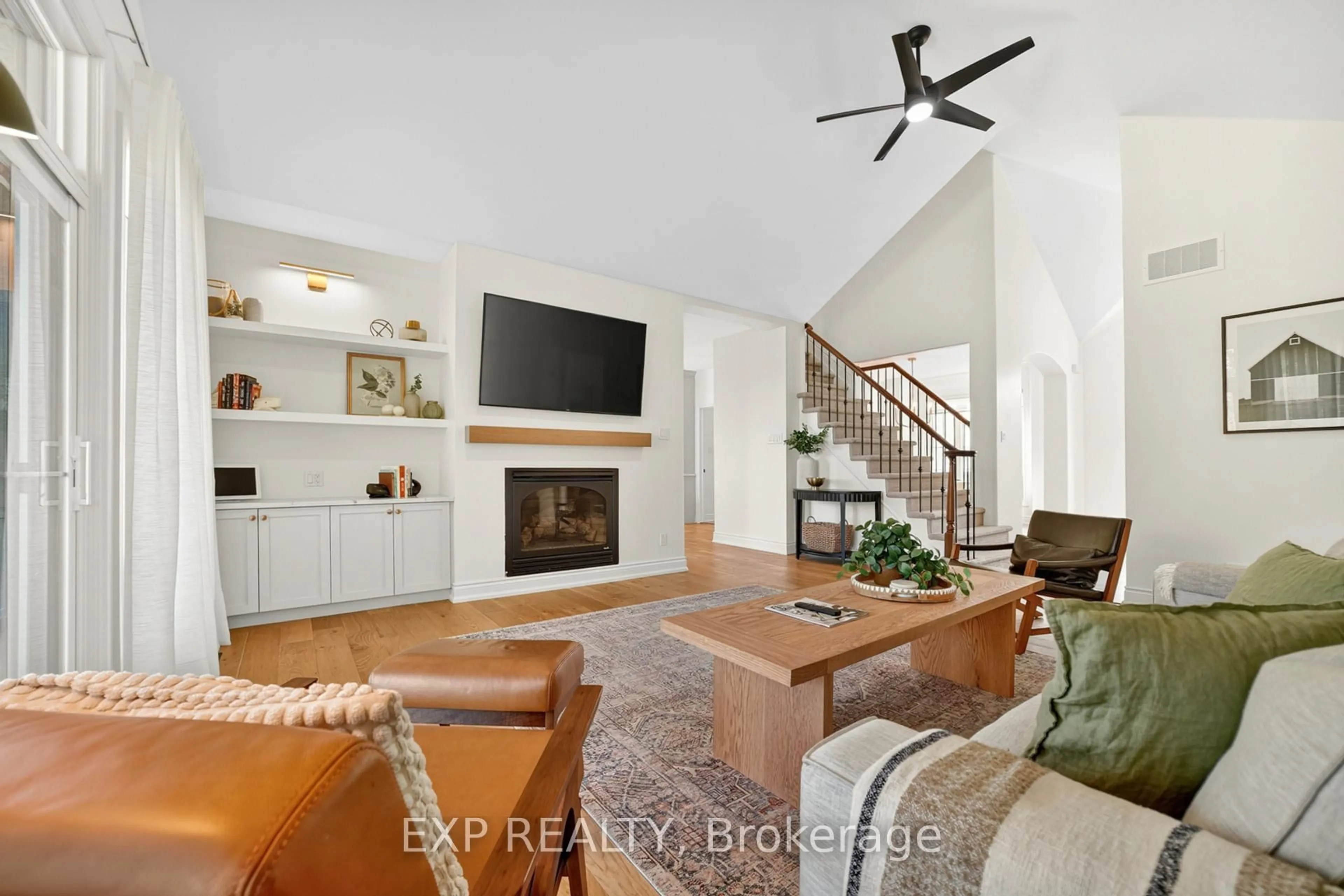 Living room with furniture, unknown for 124 Wilbert Cox Dr, Carp Ontario K0A 1L0