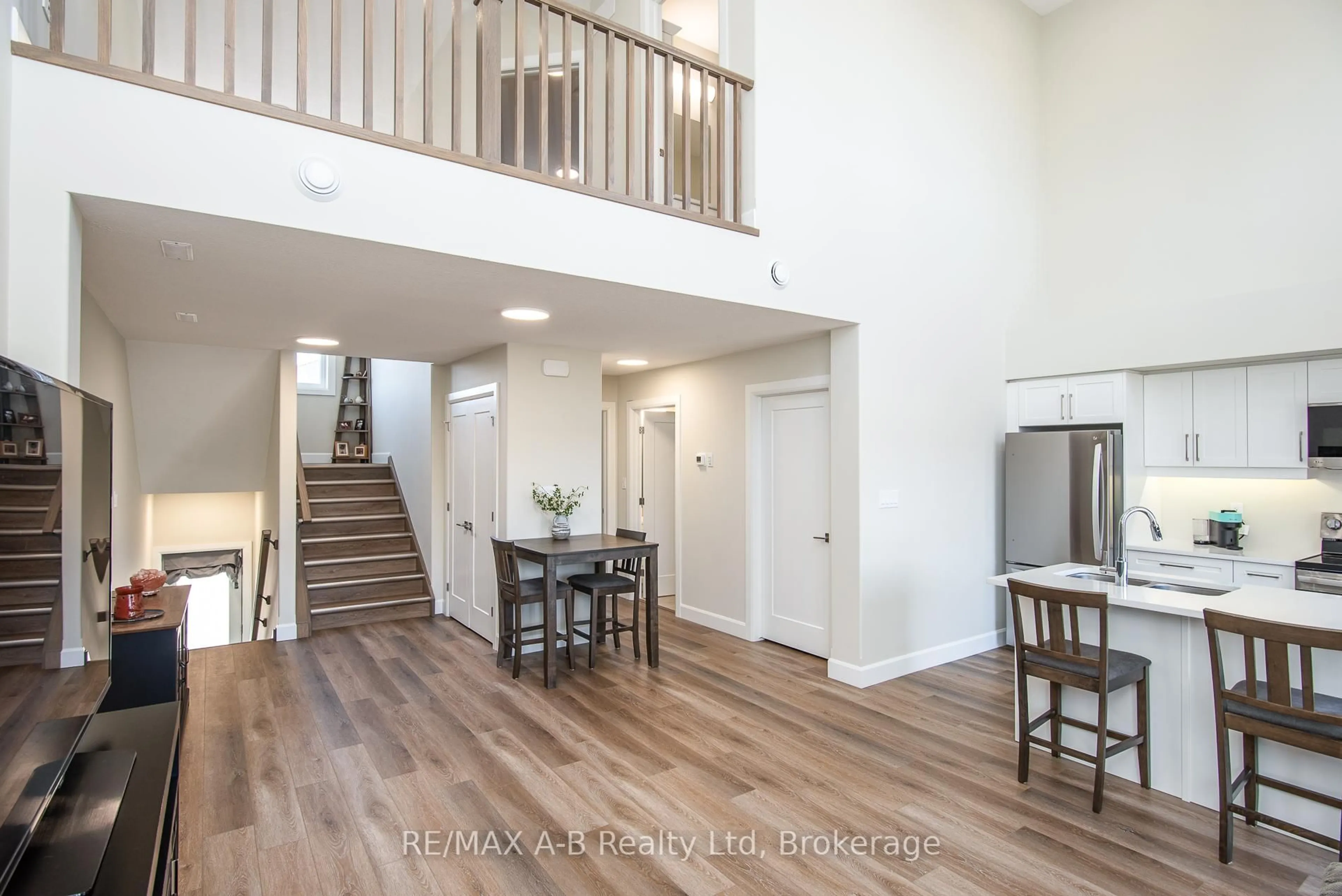 Indoor entryway for 3202 Vivian Lin 37 Lane #Unit #5, Stratford Ontario N5A 0K6