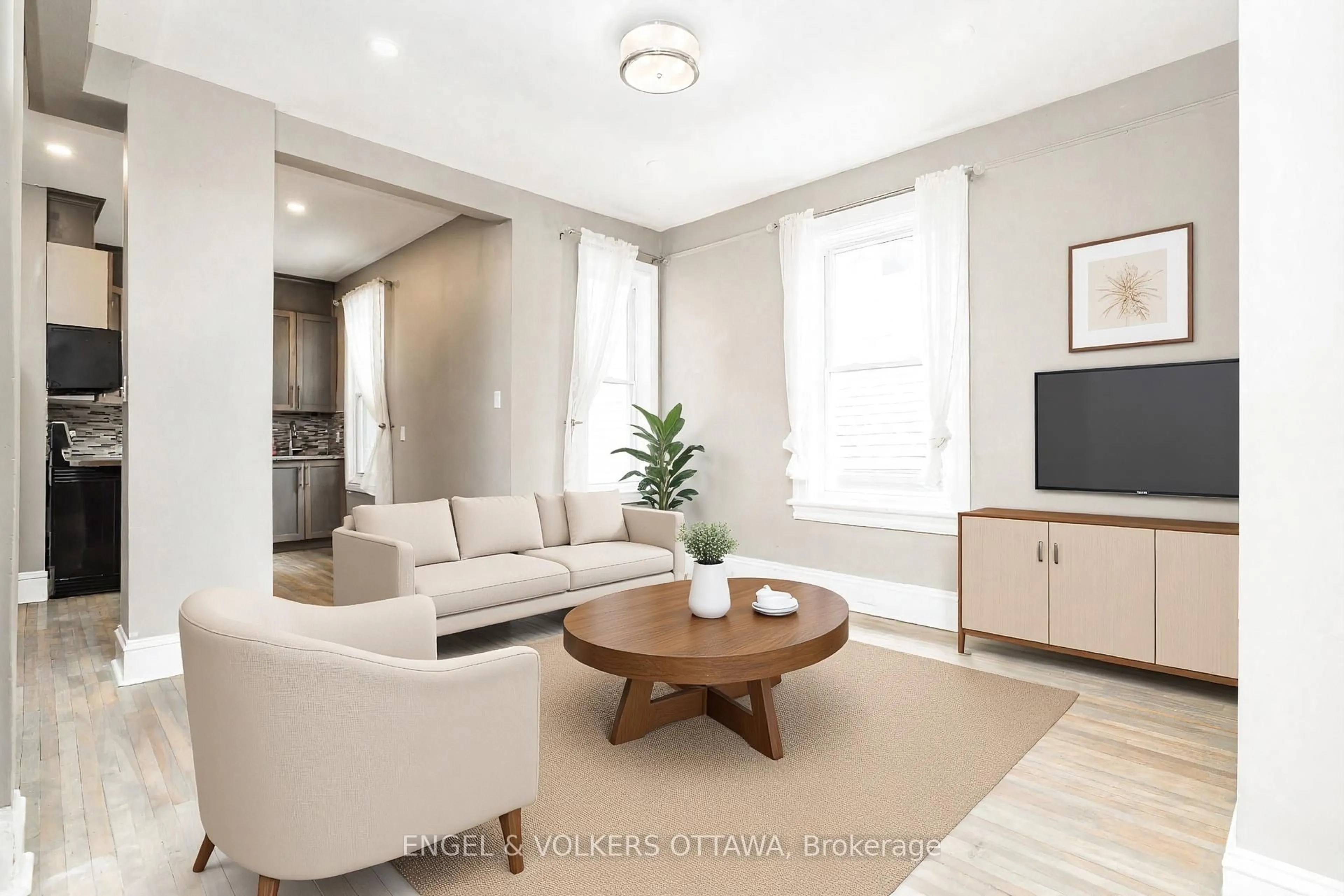 Living room with furniture, unknown for 84 Second Ave, Ottawa Ontario K1S 2H5