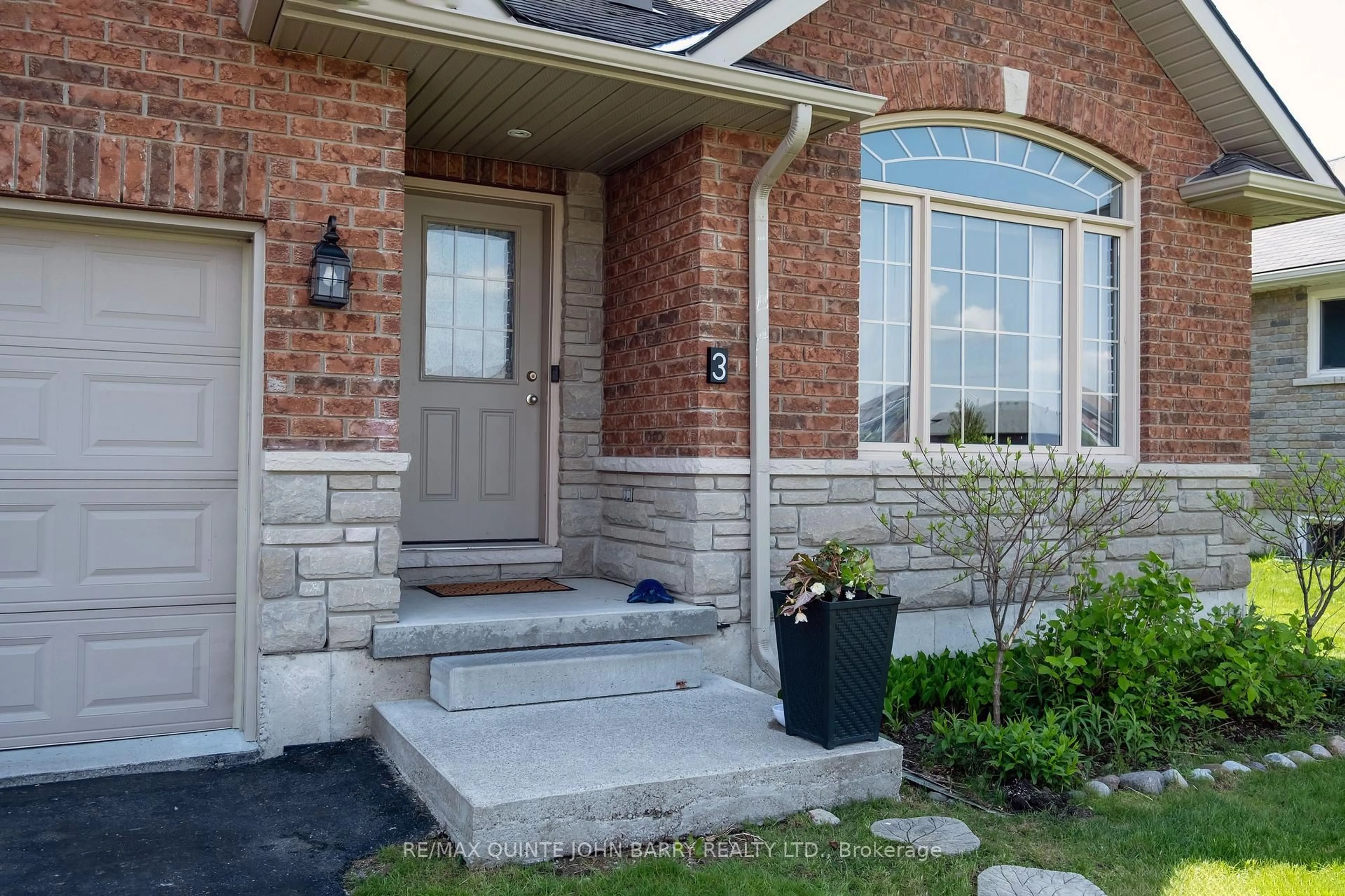 Home with brick exterior material, street for 3 Spencer Crt, Quinte West Ontario K8V 6X7