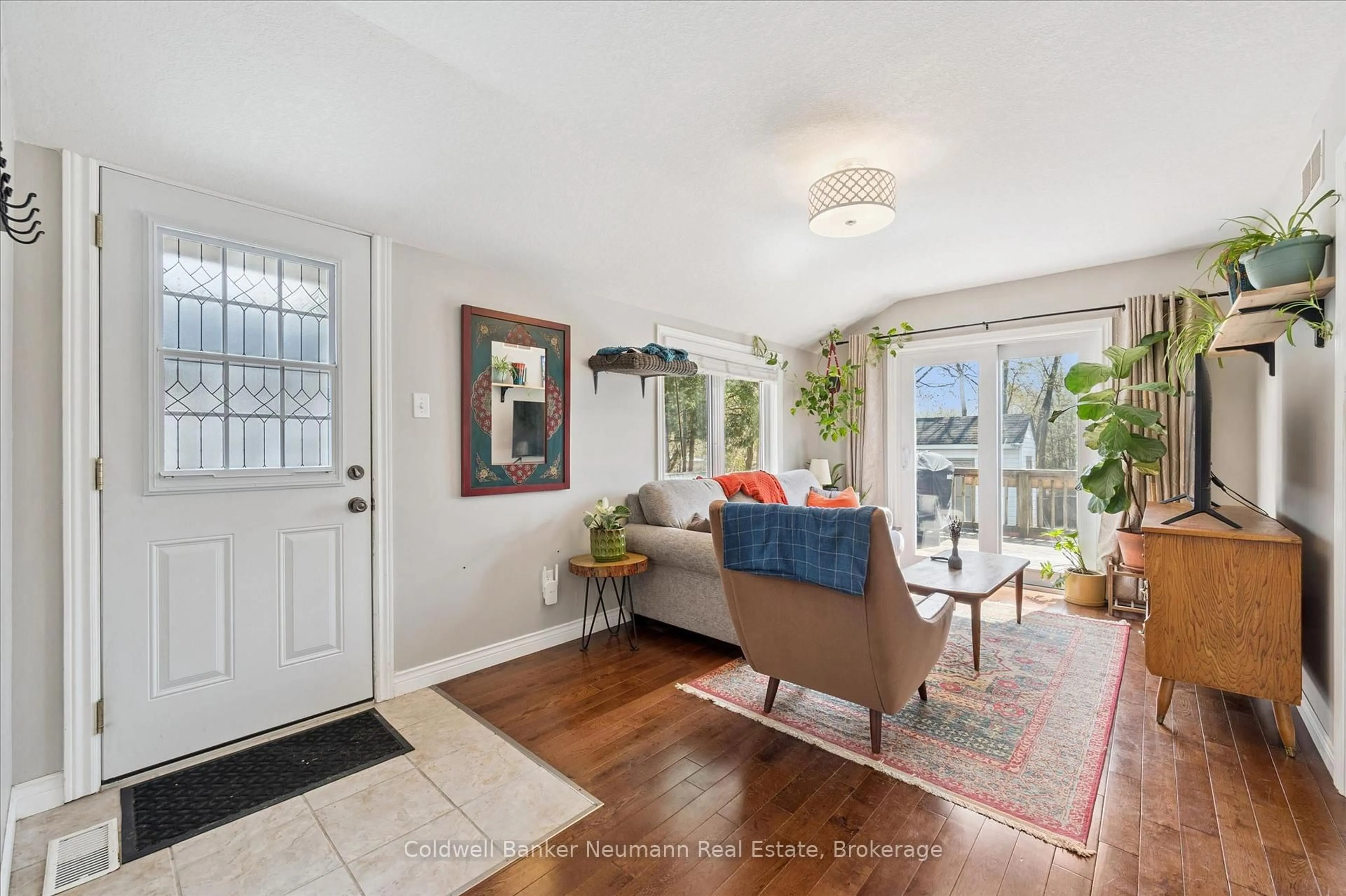 Indoor entryway for 161 Grange St, Guelph Ontario N1E 2V7