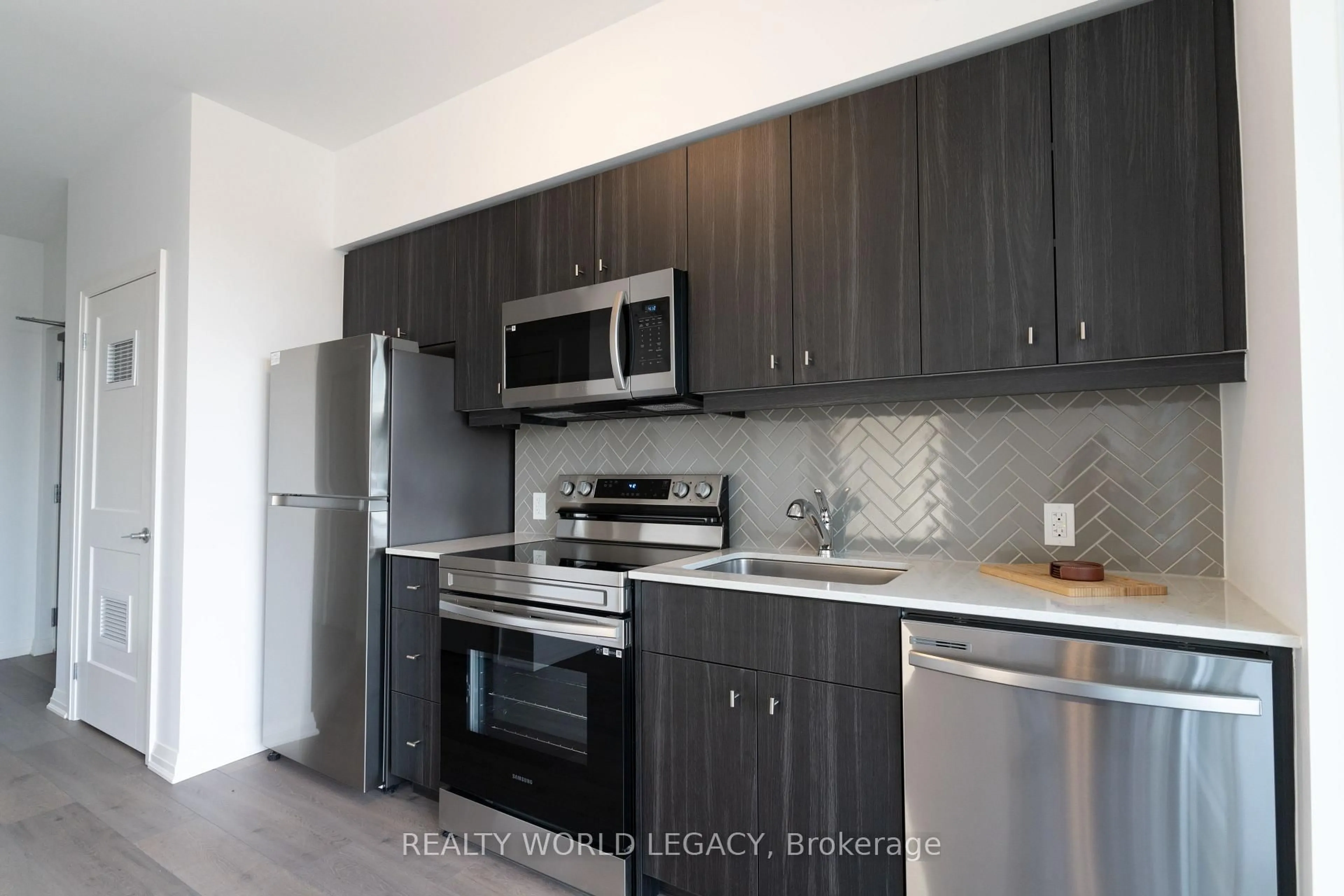 Standard kitchen, unknown for 101 Golden Eagle Rd #215, Waterloo Ontario N2V 0H4