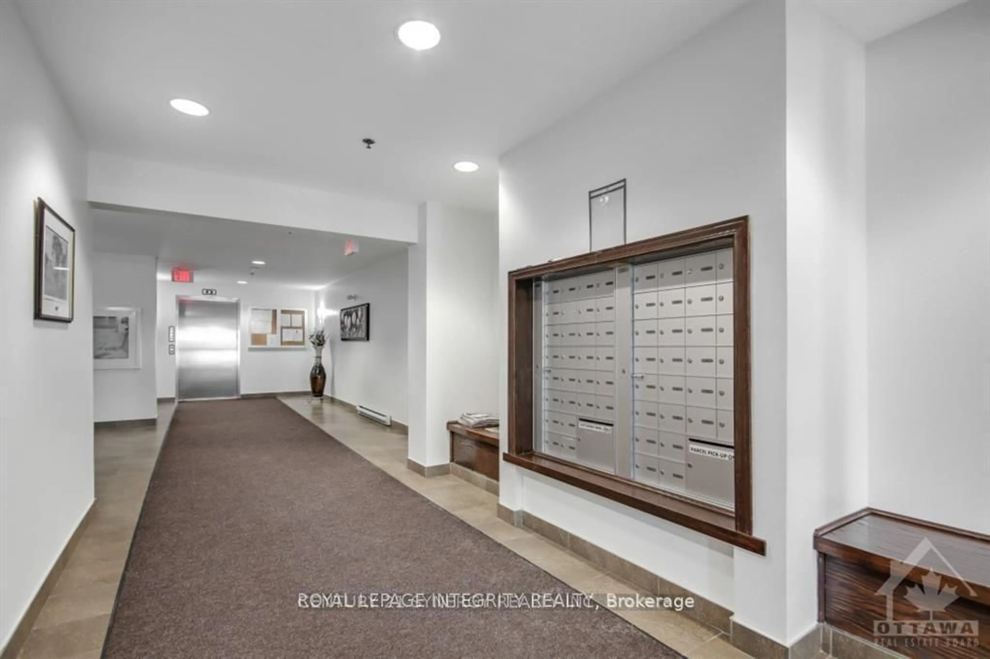 Indoor foyer for 151 Potts Private #303, Ottawa Ontario K4A 0V7