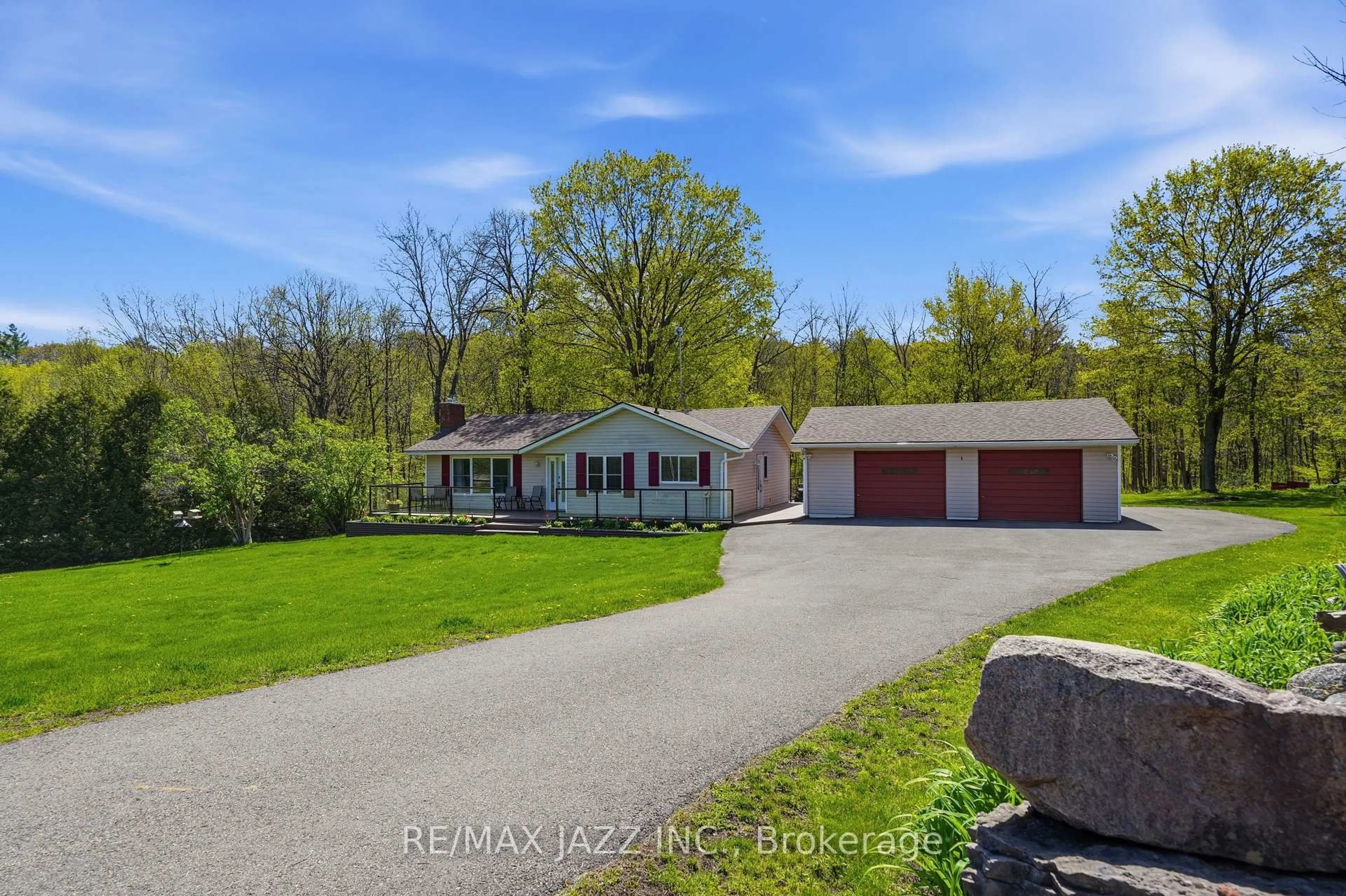 A pic from outside/outdoor area/front of a property/back of a property/a pic from drone, unknown for 392 Townsend Rd, Stirling Ontario K0K 3E0