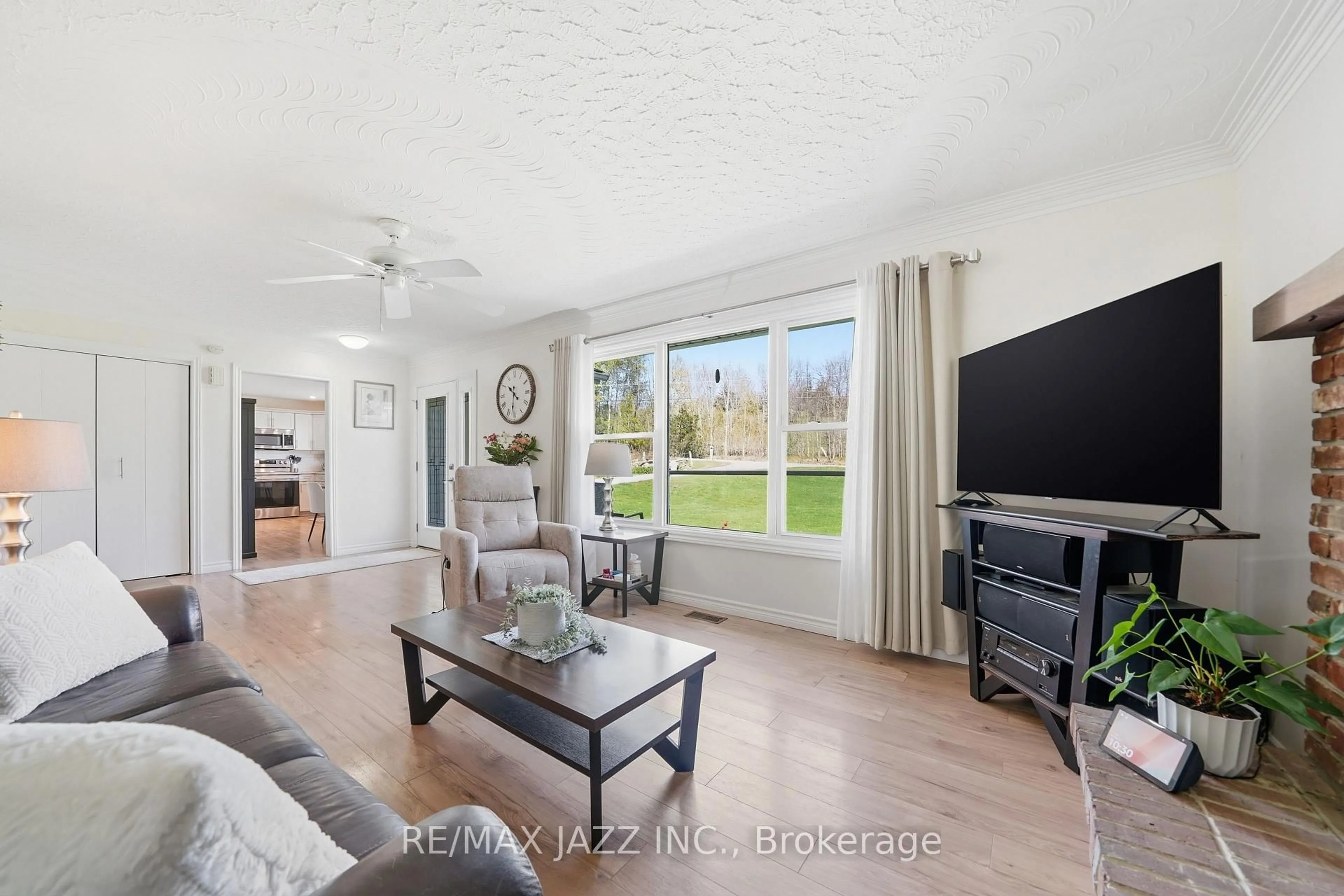 Living room with furniture, unknown for 392 Townsend Rd, Stirling Ontario K0K 3E0