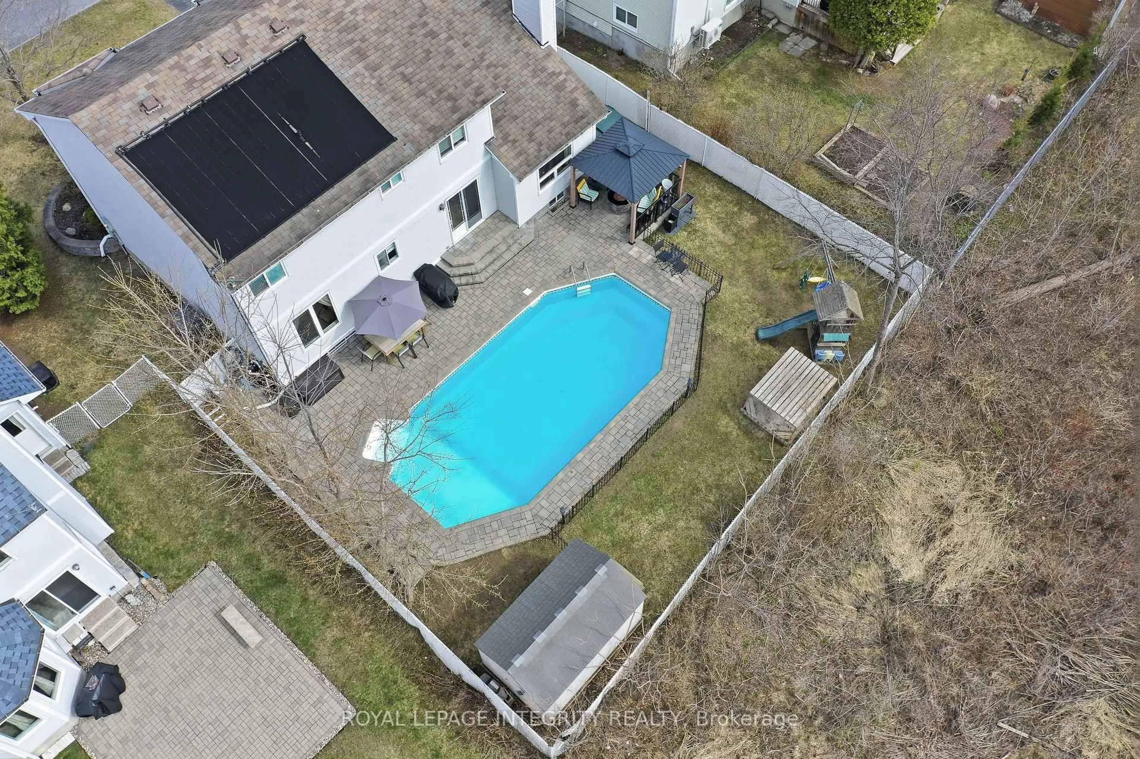 A pic from outside/outdoor area/front of a property/back of a property/a pic from drone, unknown for 675 Potvin Ave, Clarence-Rockland Ontario K4K 1H2
