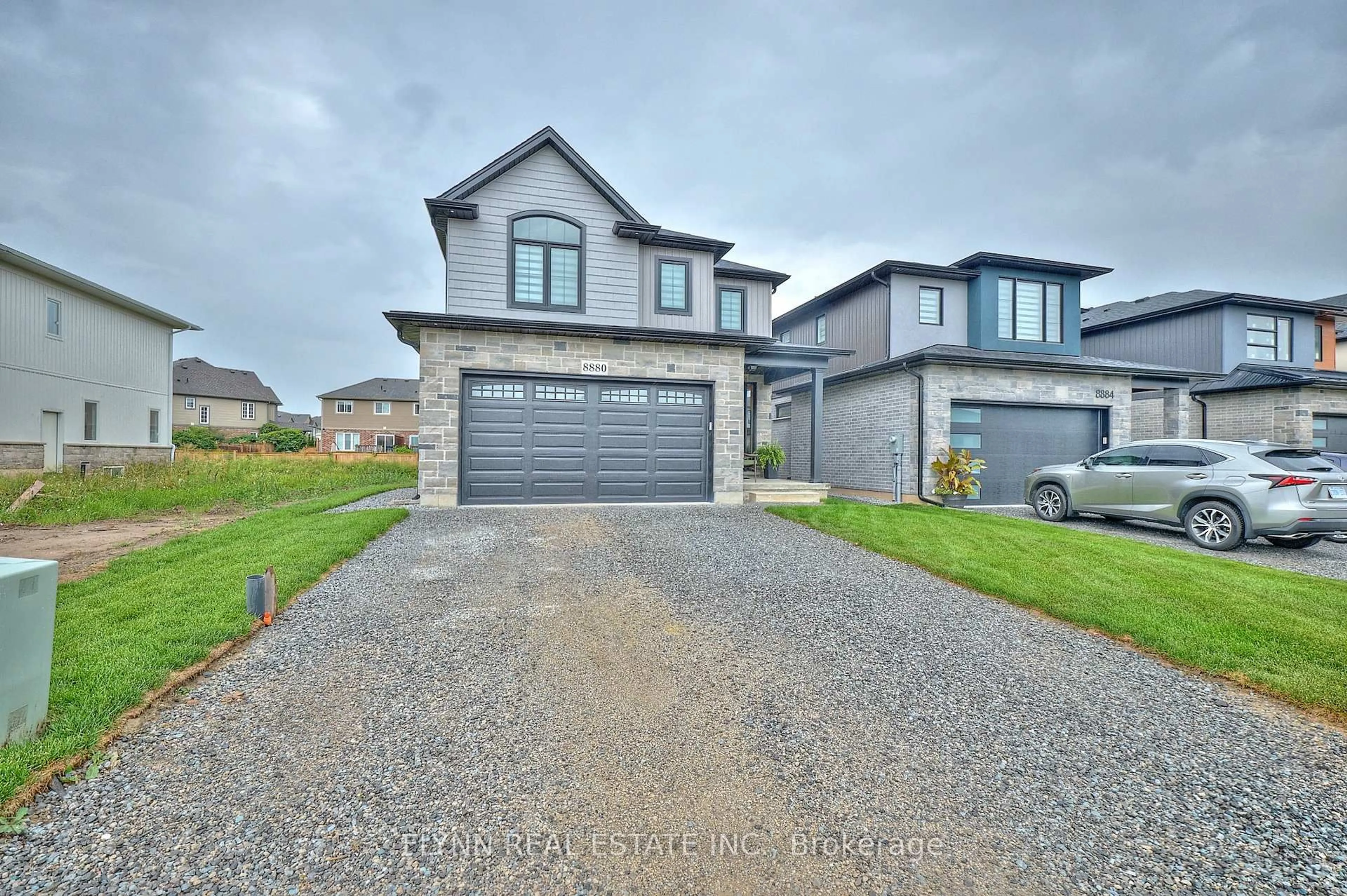 A pic from outside/outdoor area/front of a property/back of a property/a pic from drone, street for 8880 Angie Dr, Niagara Falls Ontario L2H 3W8