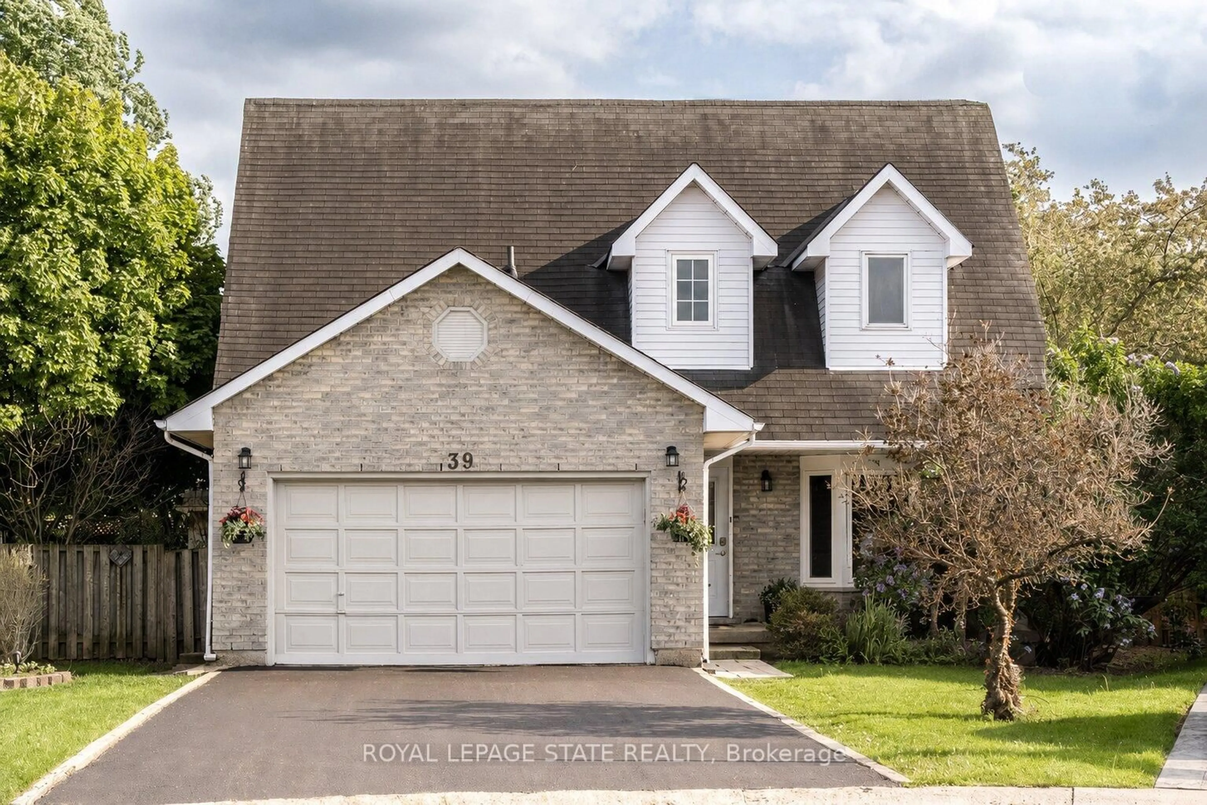 Home with brick exterior material, street for 39 Lancer Crt, Hamilton Ontario L9B 2B2