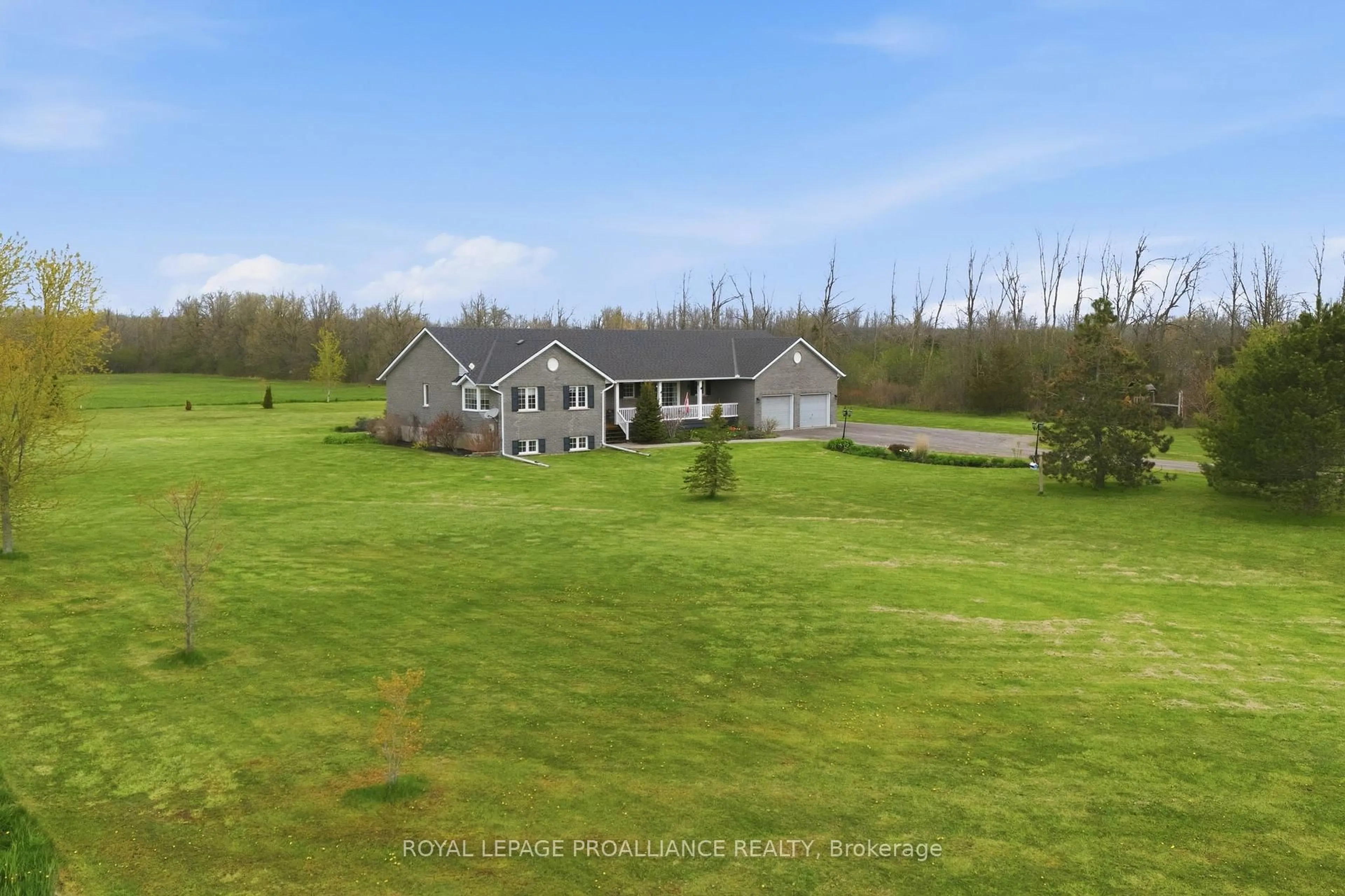 A pic from outside/outdoor area/front of a property/back of a property/a pic from drone, unknown for 1489 Airport Pkwy, Tyendinaga Ontario K8N 4Z6