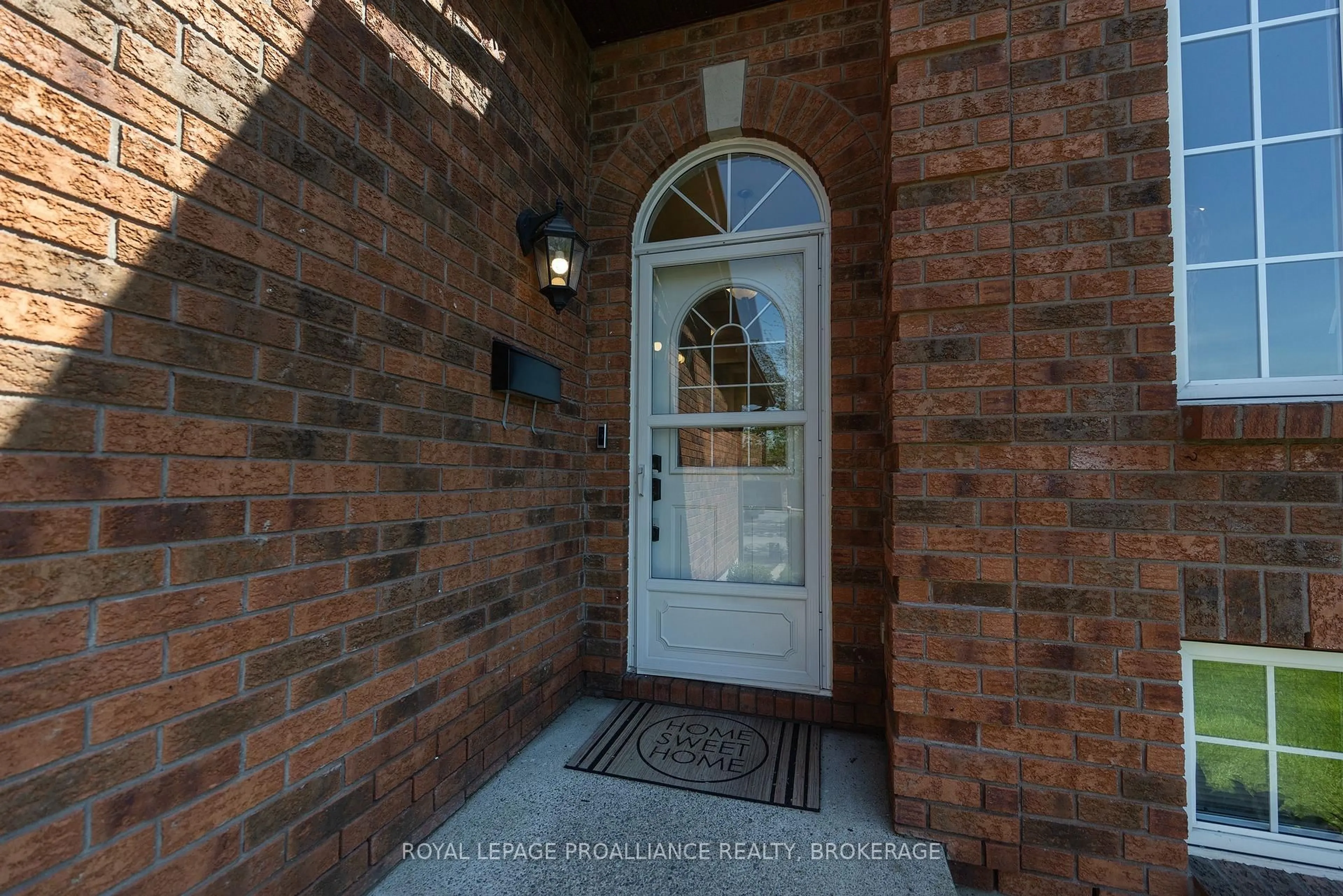 Indoor entryway for 1380 Fisher Cres, Kingston Ontario K7M 8T2